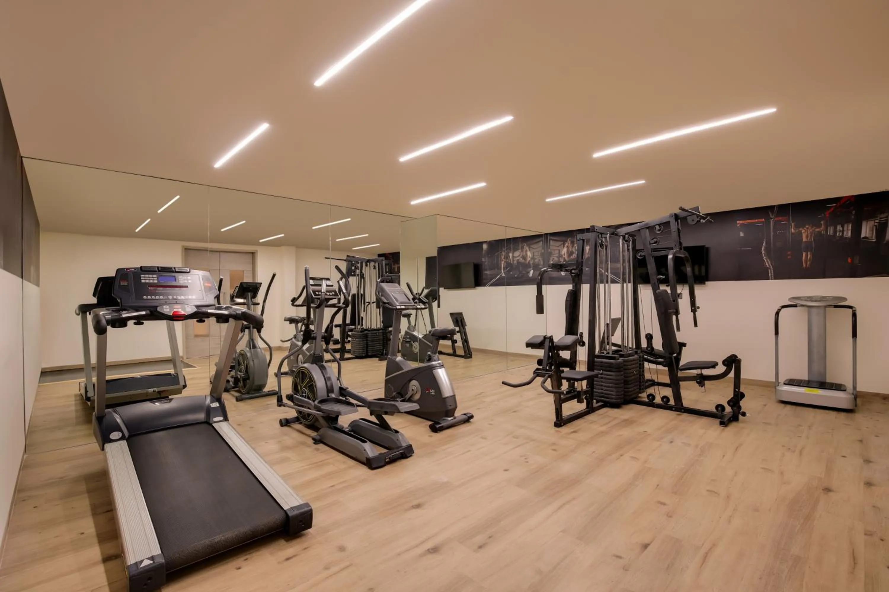 Fitness centre/facilities in Lemon Tree Hotel, Jamnagar