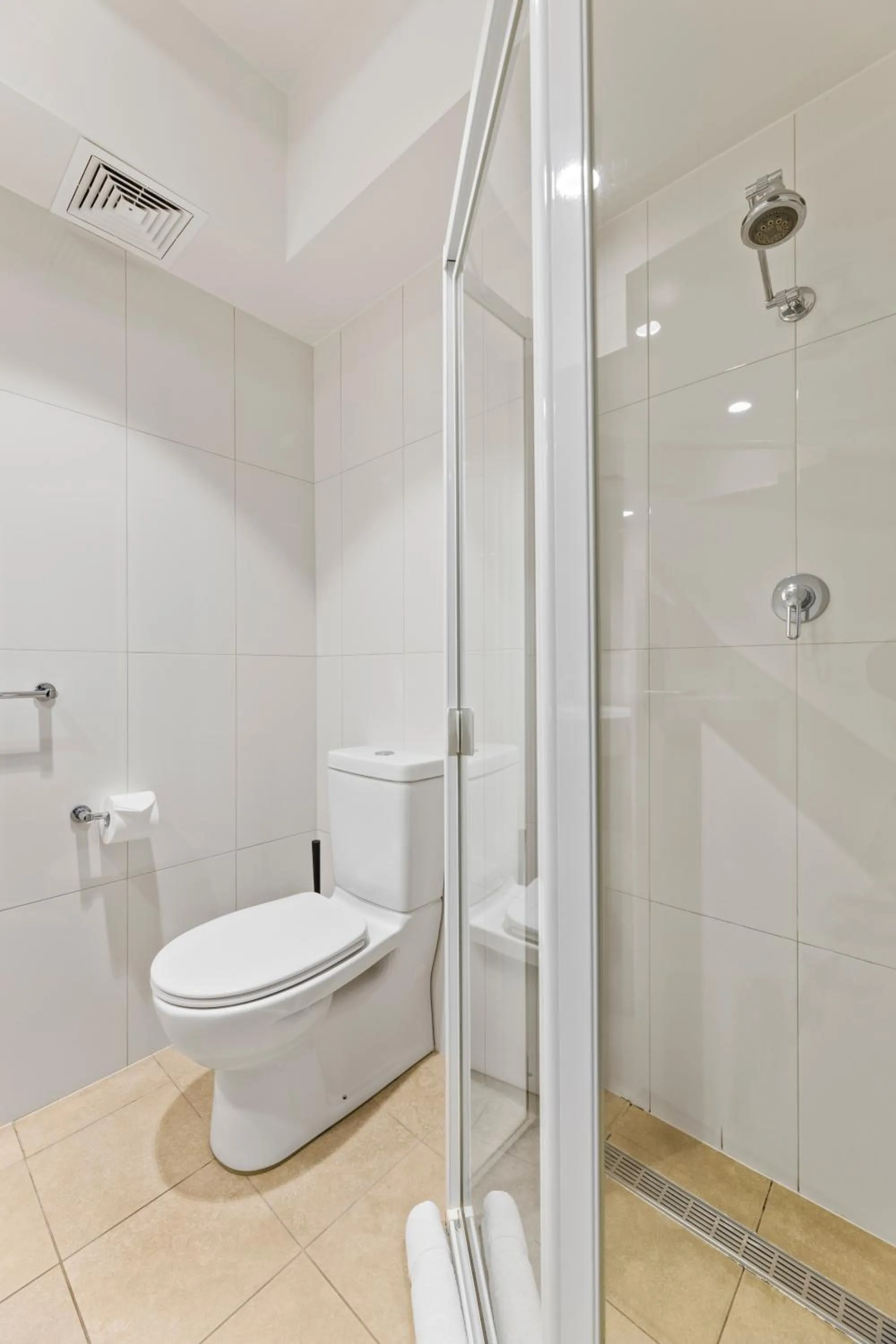 Toilet in Lithgow Workies Club Motel