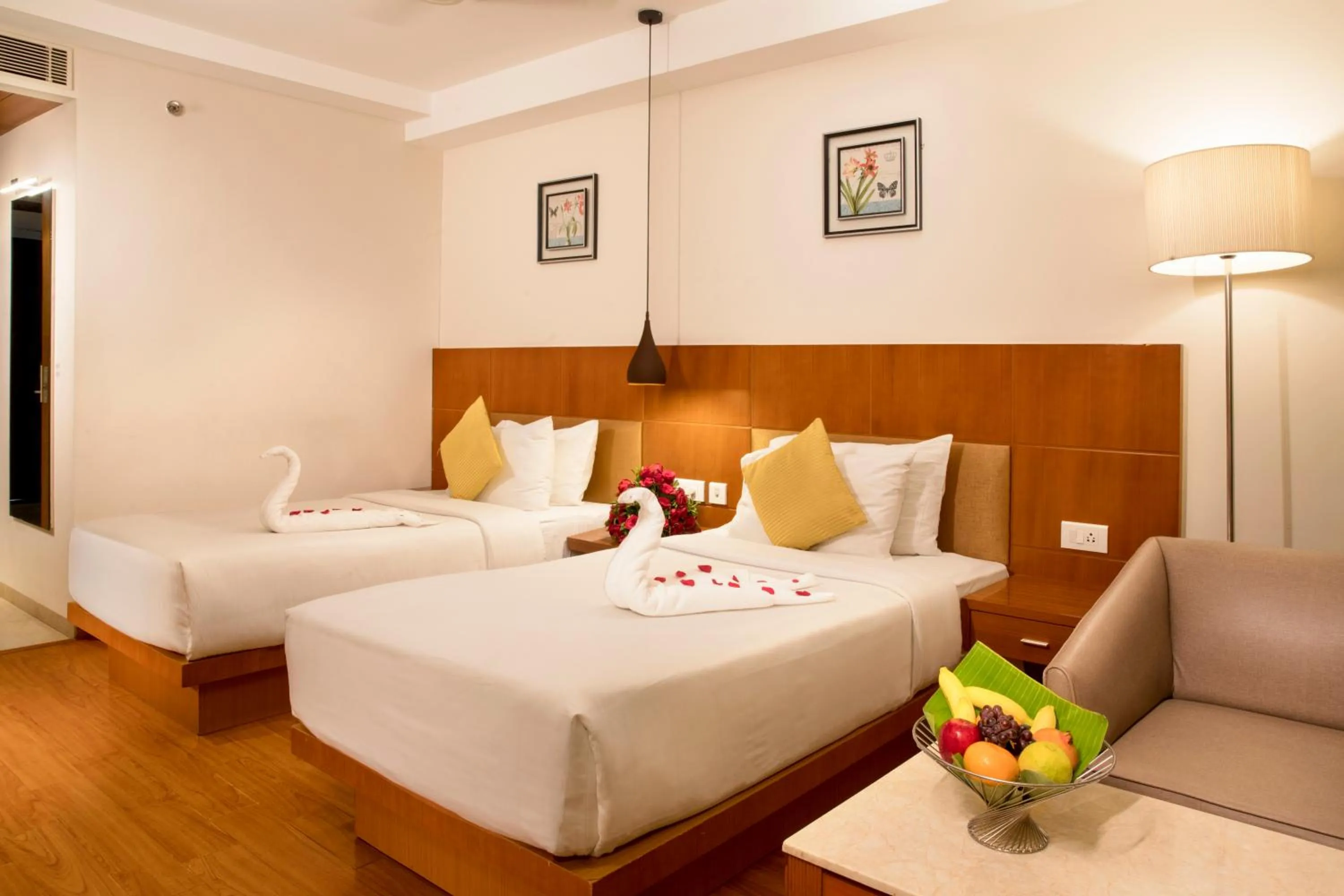 Bedroom, Bed in CJ Pallazzio,Salem