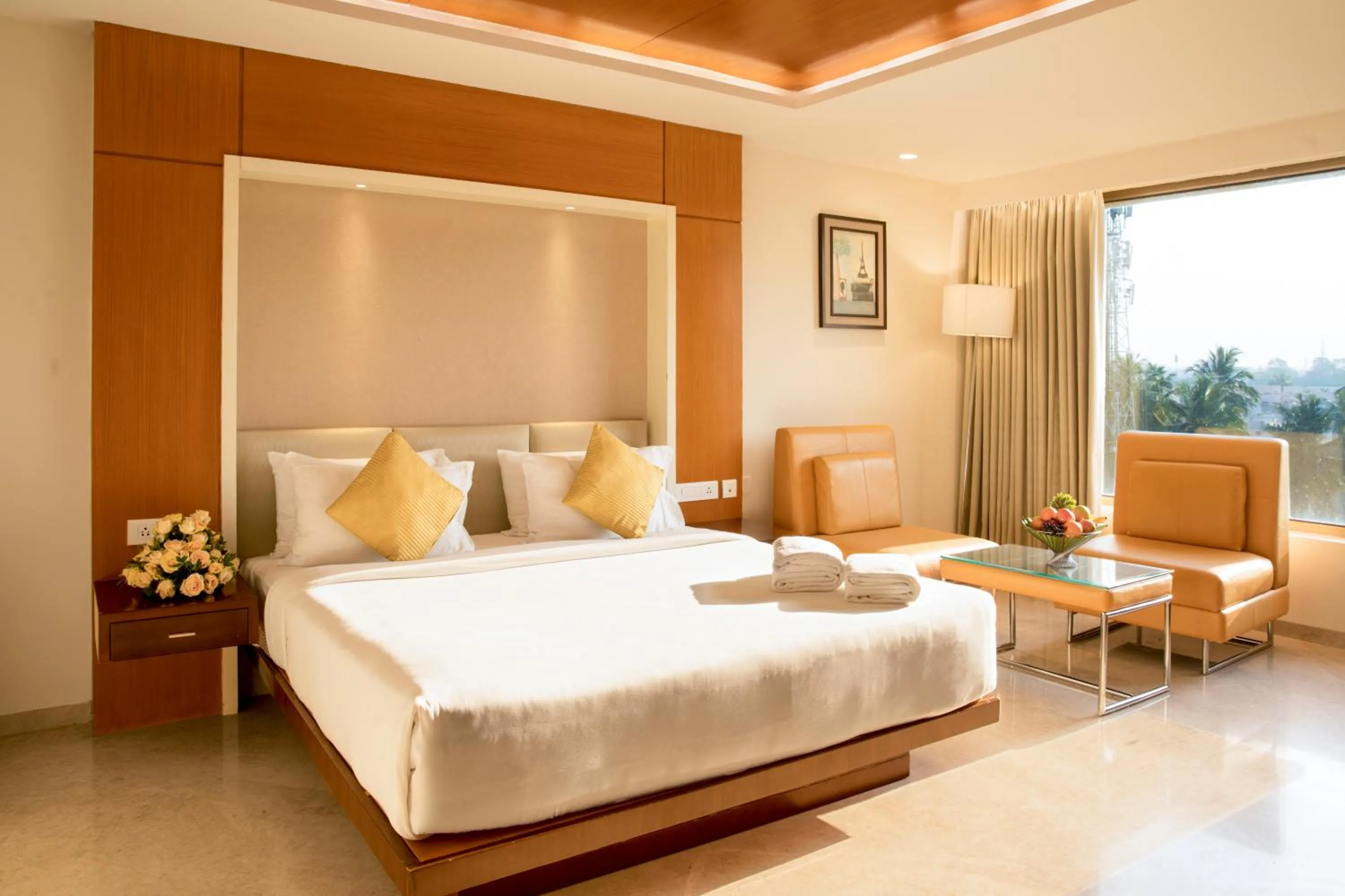 Bedroom, Bed in CJ Pallazzio,Salem