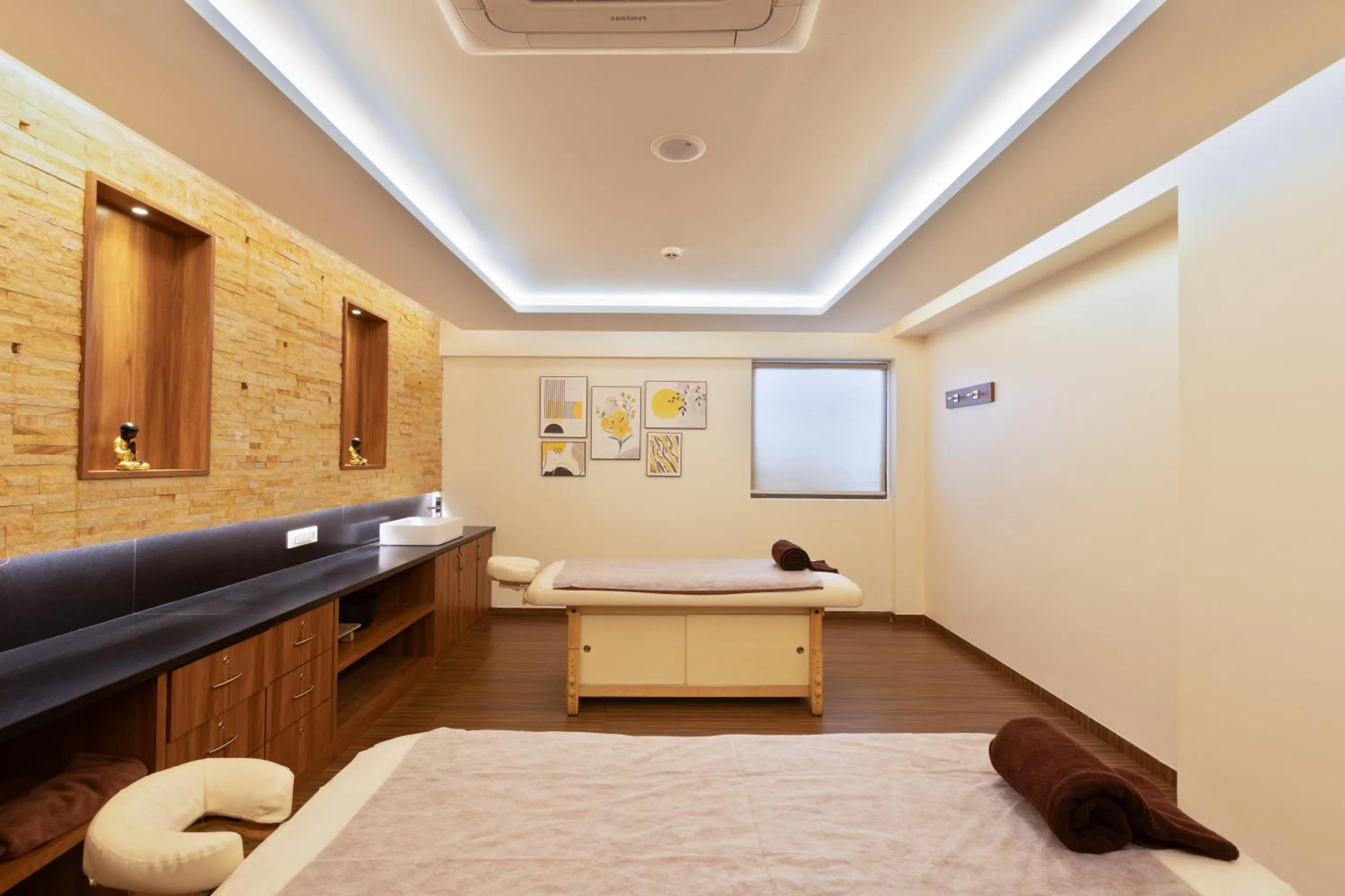 Spa and wellness centre/facilities, Bed in CJ Pallazzio,Salem