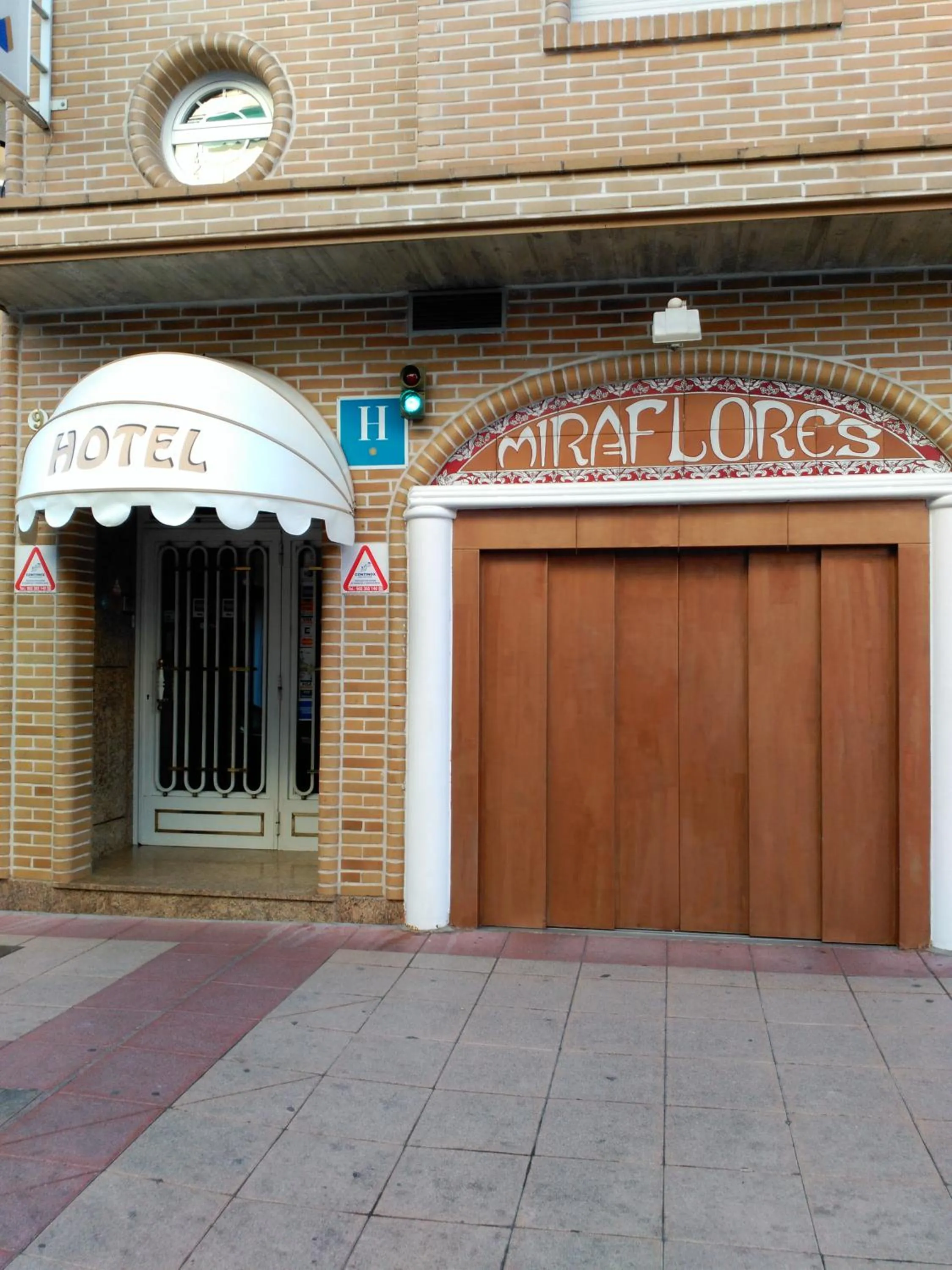 Facade/entrance in Hotel Miraflores