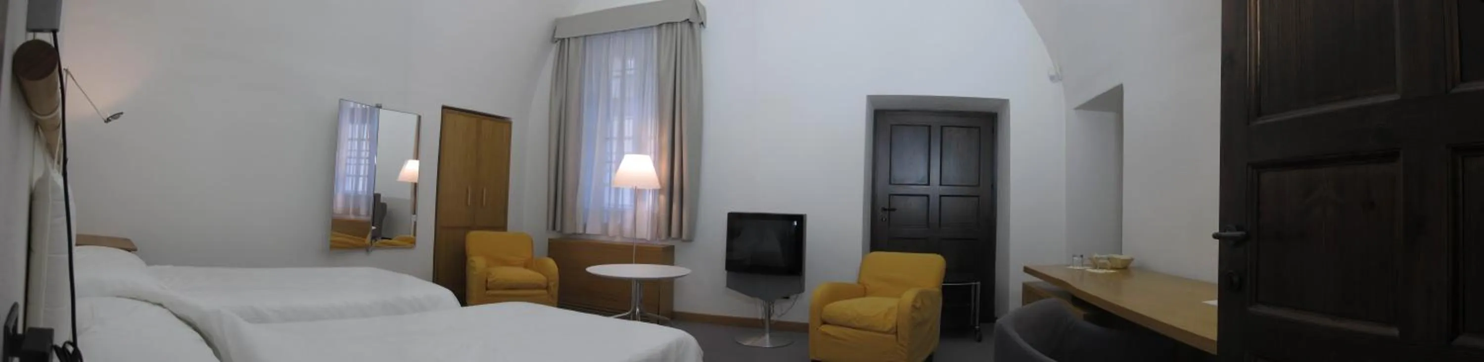 Photo of the whole room, Bed in Hotel Cavour Et Des Officiers