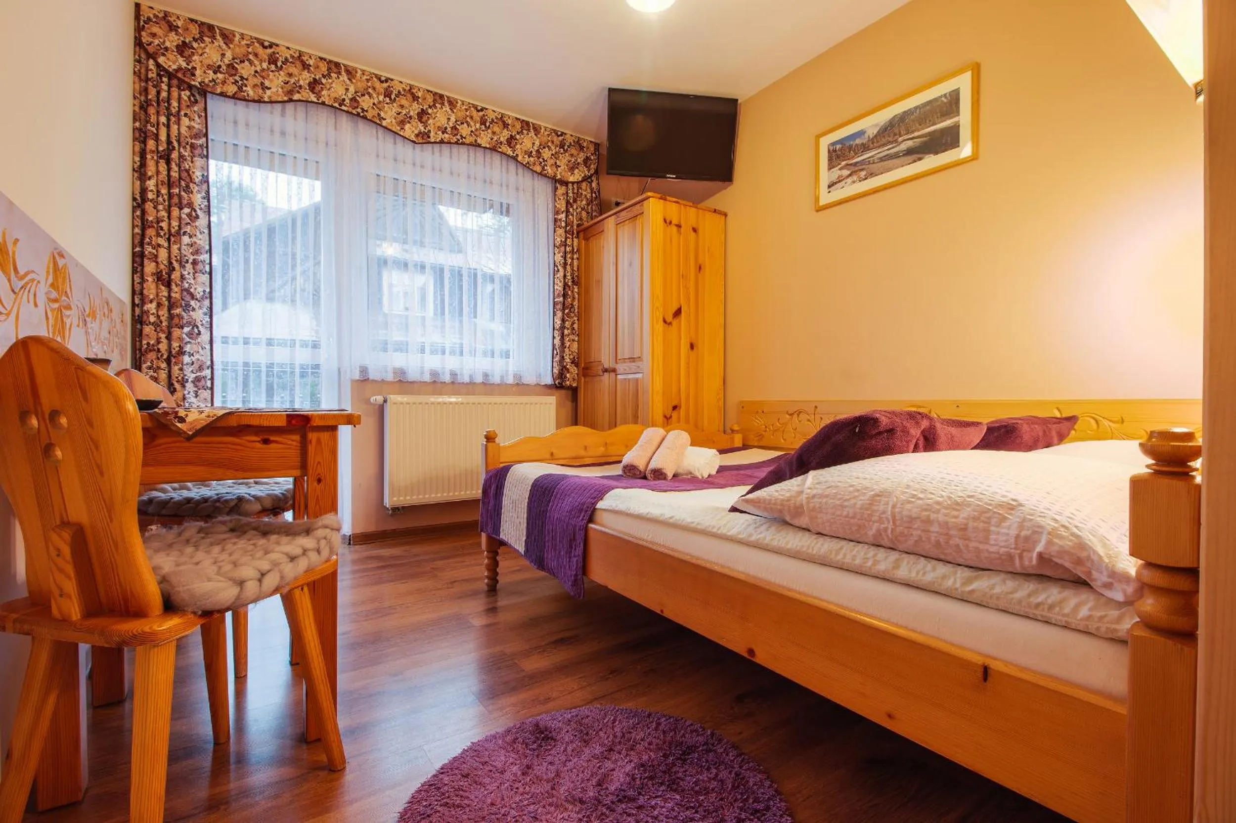 Decorative detail, Bed in Willa Trebunia