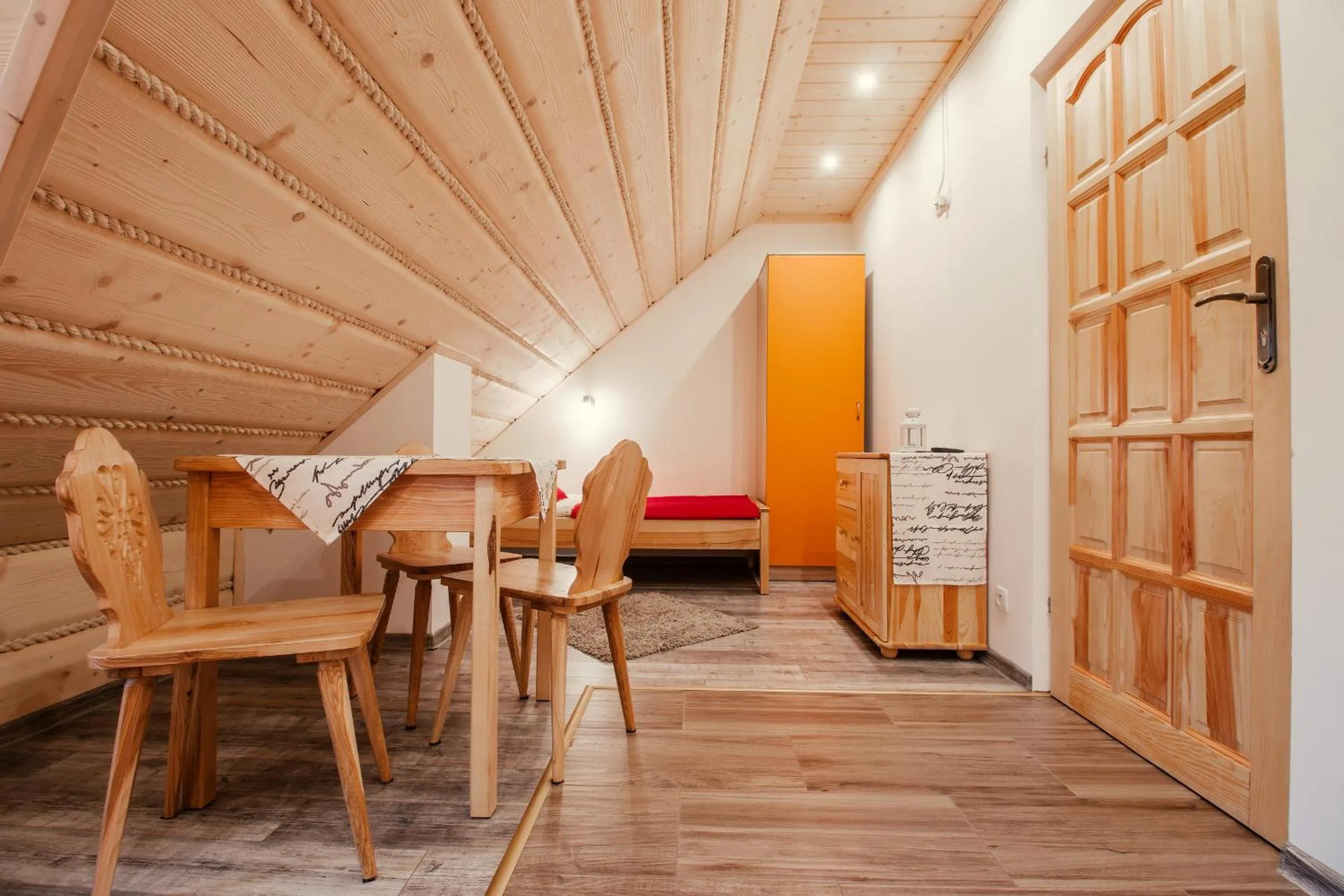 Photo of the whole room in Willa Trebunia