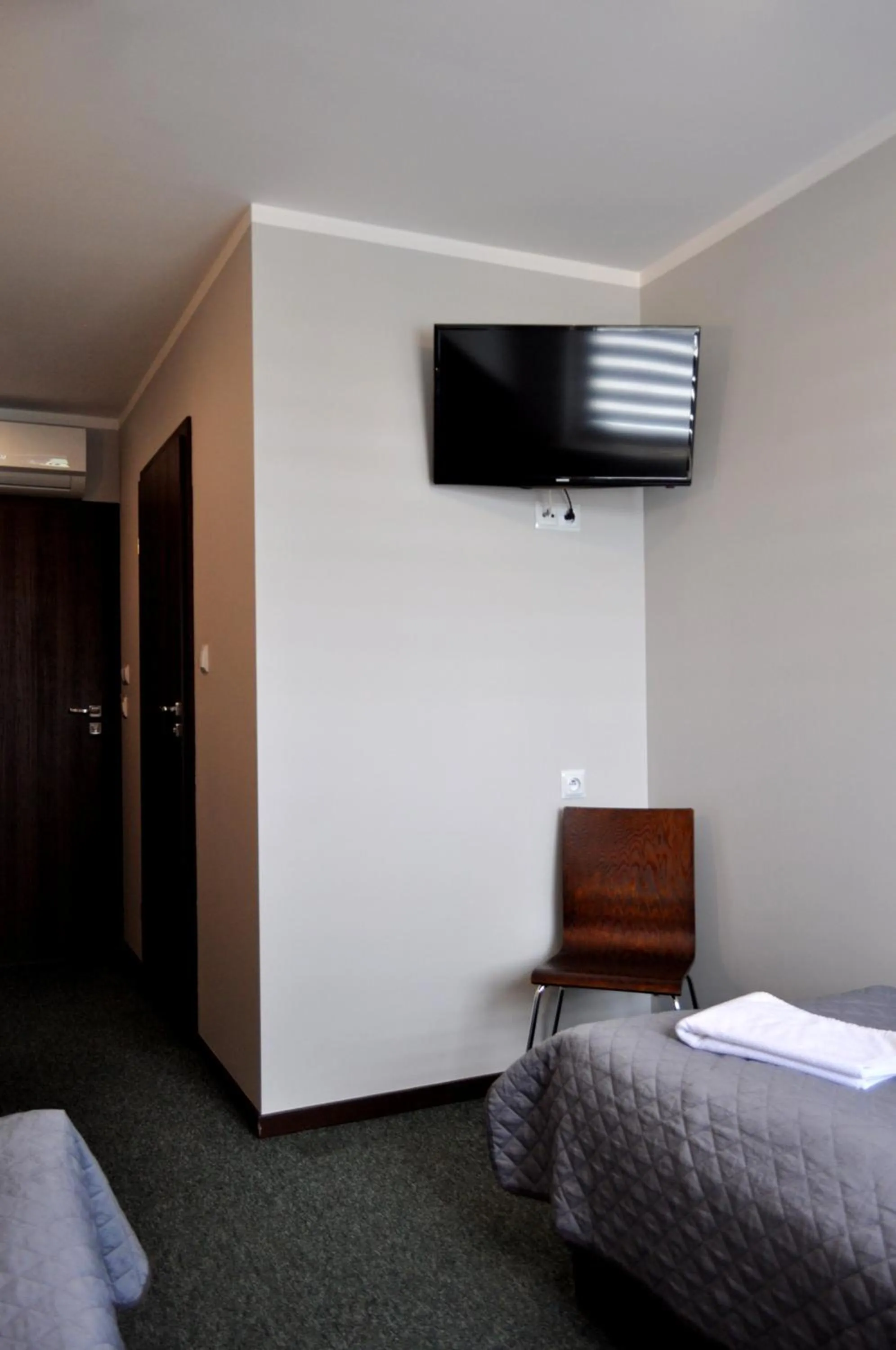 Communal lounge/ TV room, Bed in Hotel Pauza