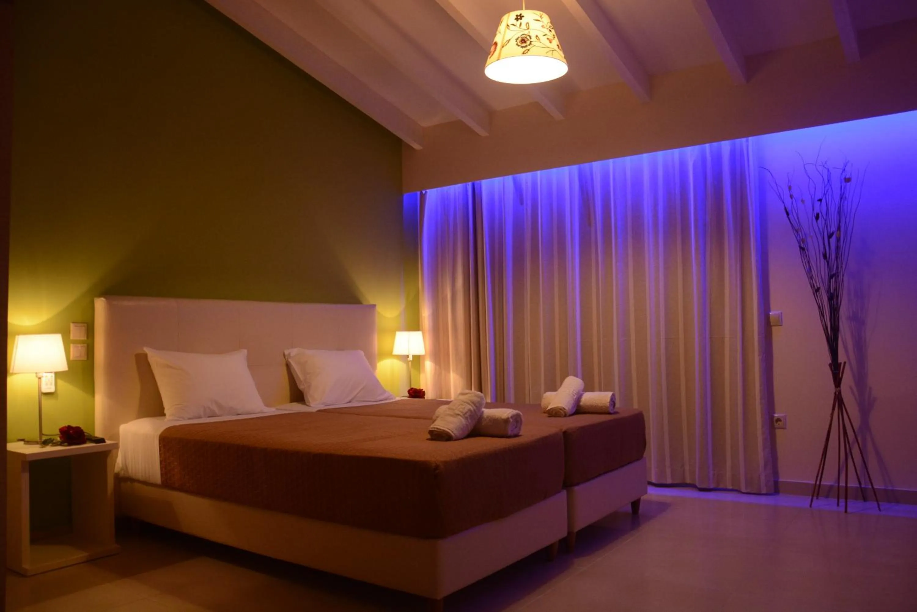 Photo of the whole room, Bed in Onar Corfu Aparts & Studios