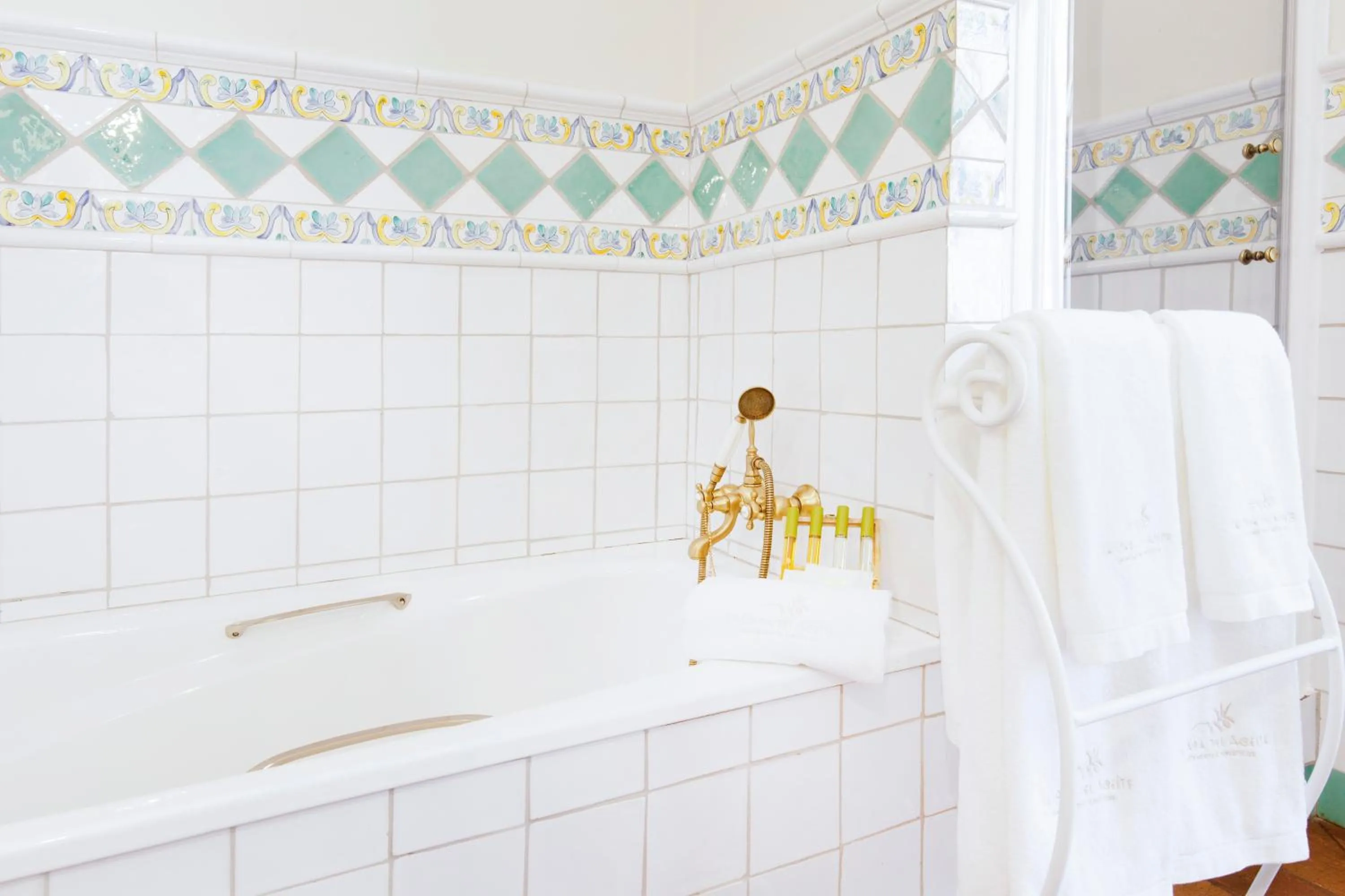 Shower in Apartamentos Casa del Aceite