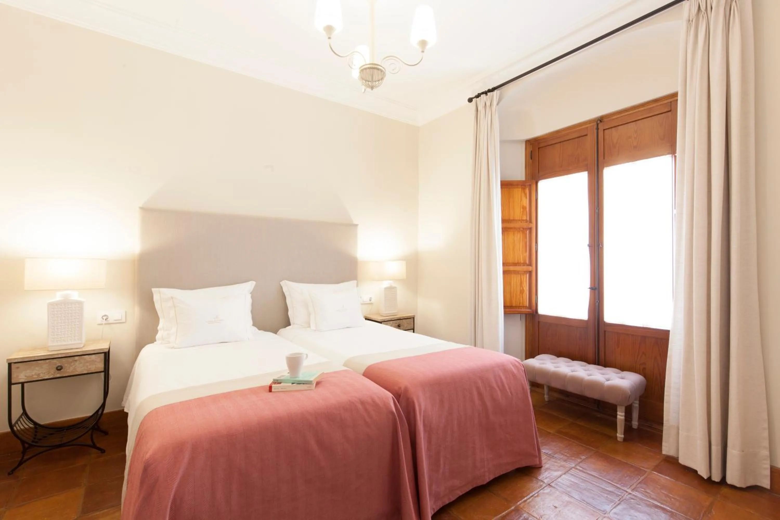 Property building, Bed in Apartamentos Casa del Aceite