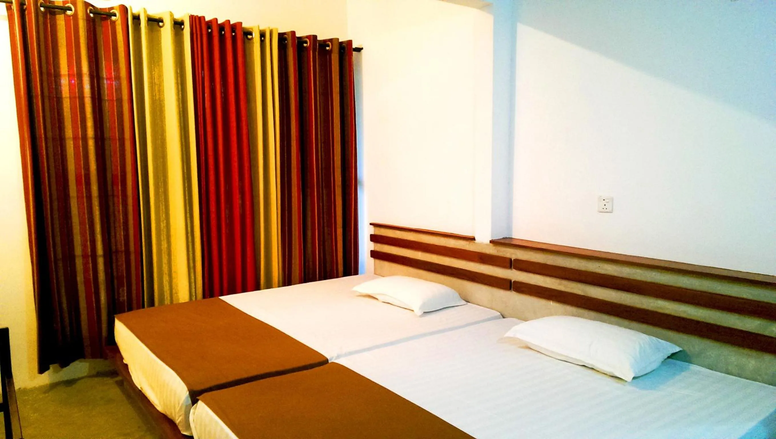 Property building, Bed in Pelican View Cottages