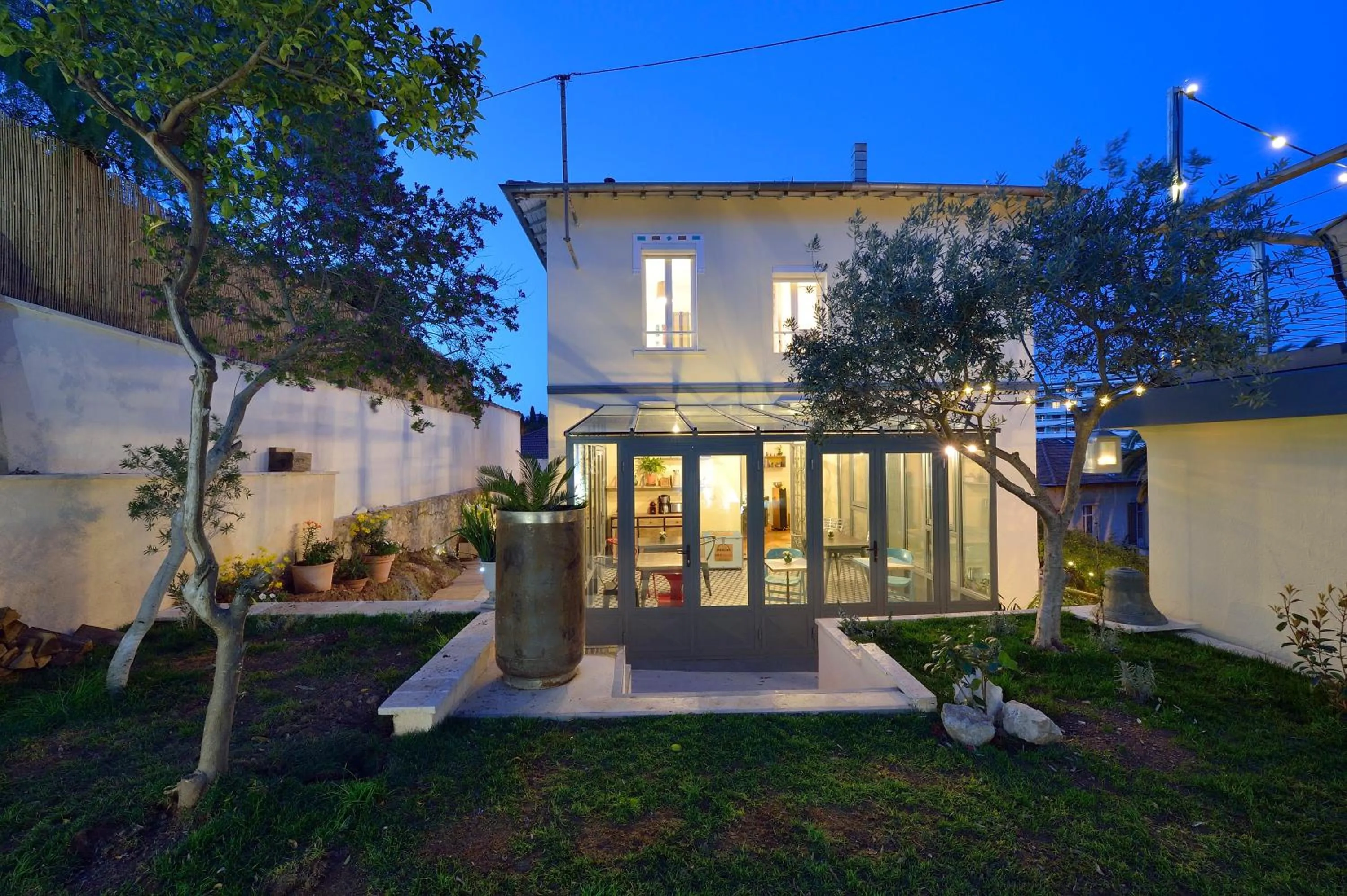 Facade/entrance in B&B Villa Du Roc Fleuri