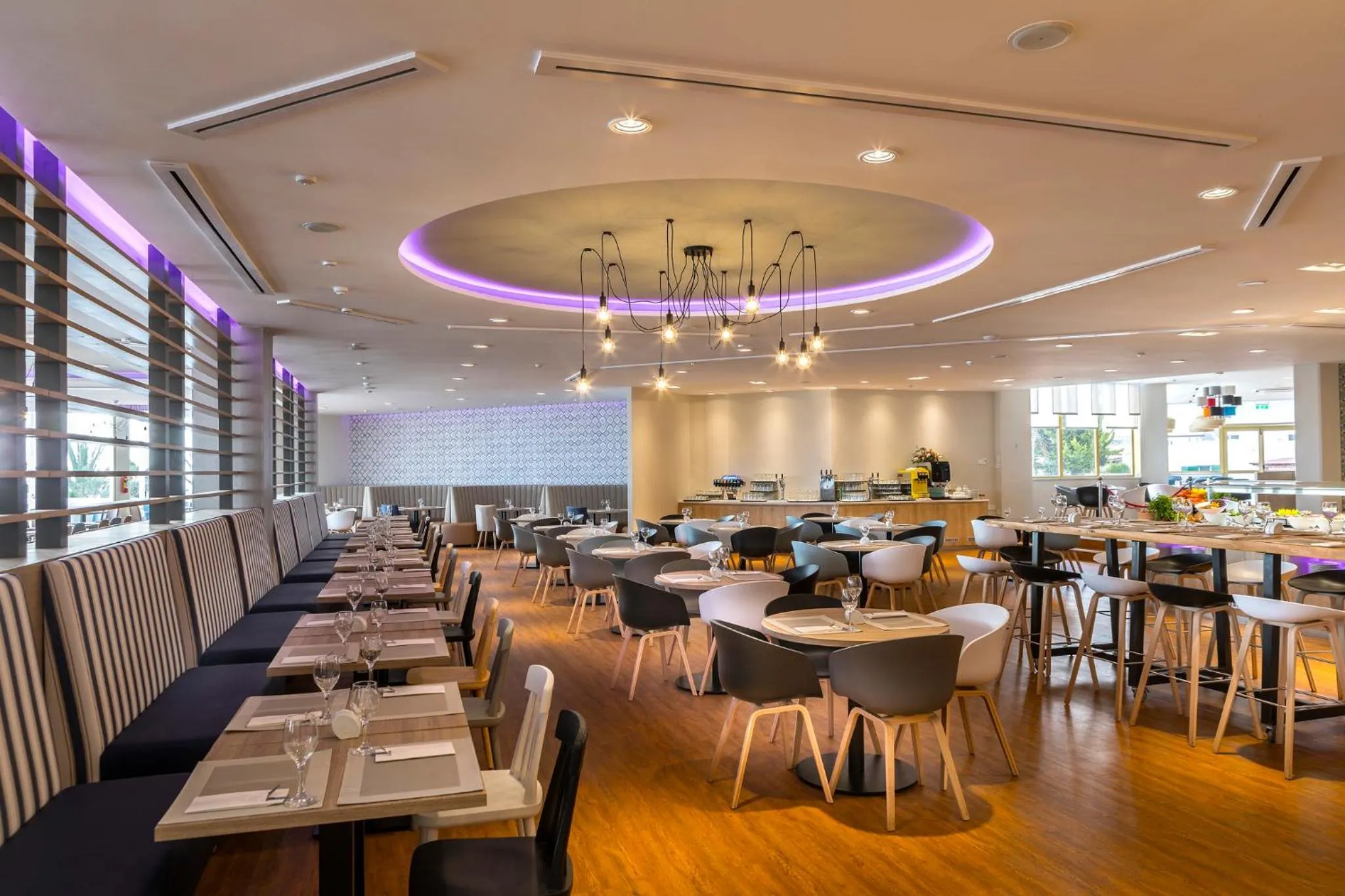 Restaurant/places to eat in Leonardo Laura Beach & Splash Resort