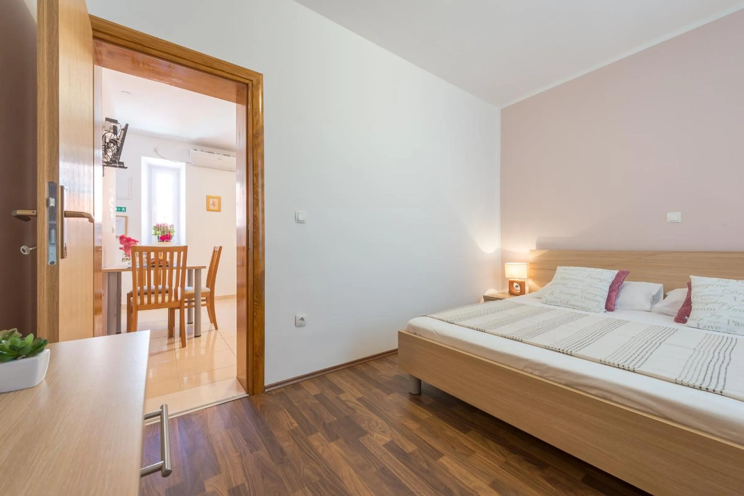 Fora Apartments