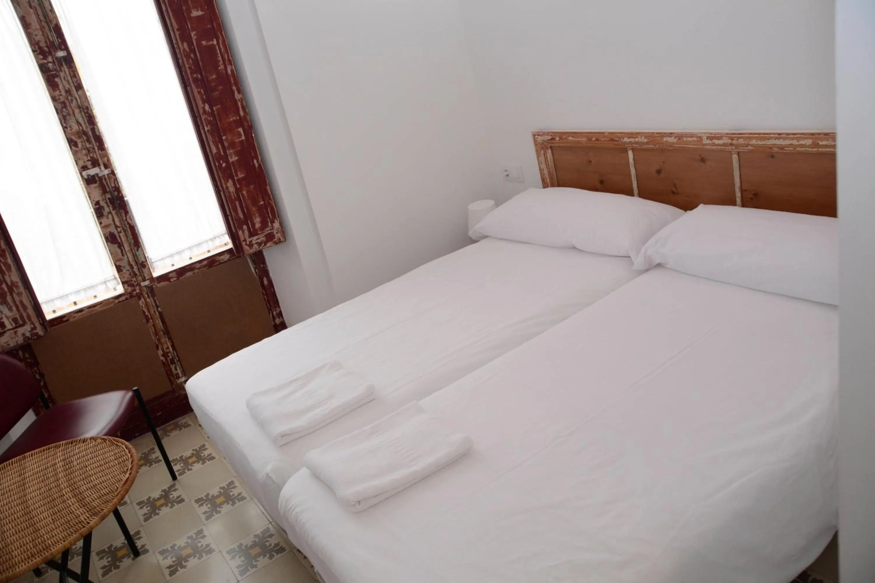 Photo of the whole room, Bed in Pigal