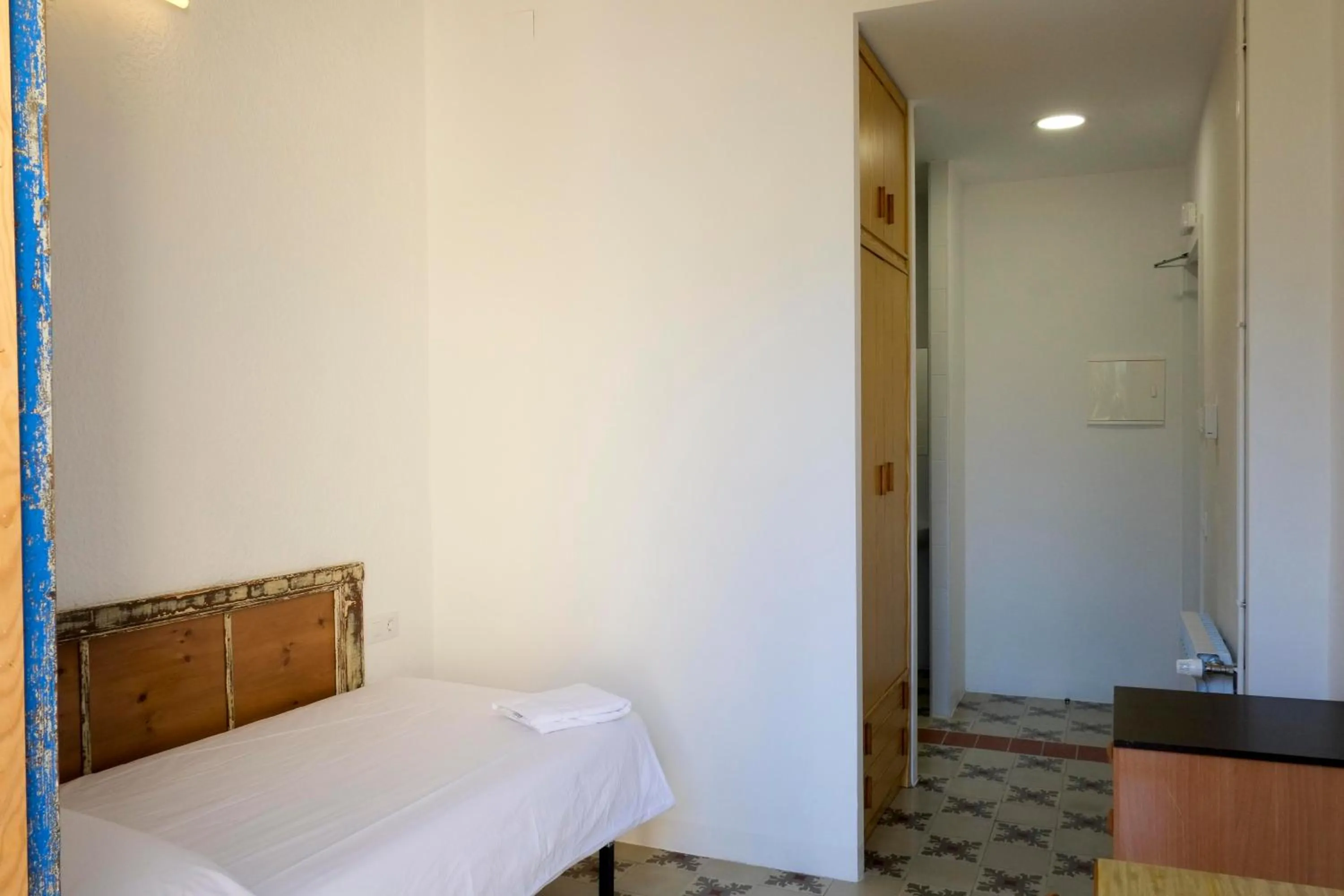 Photo of the whole room, Bed in Pigal