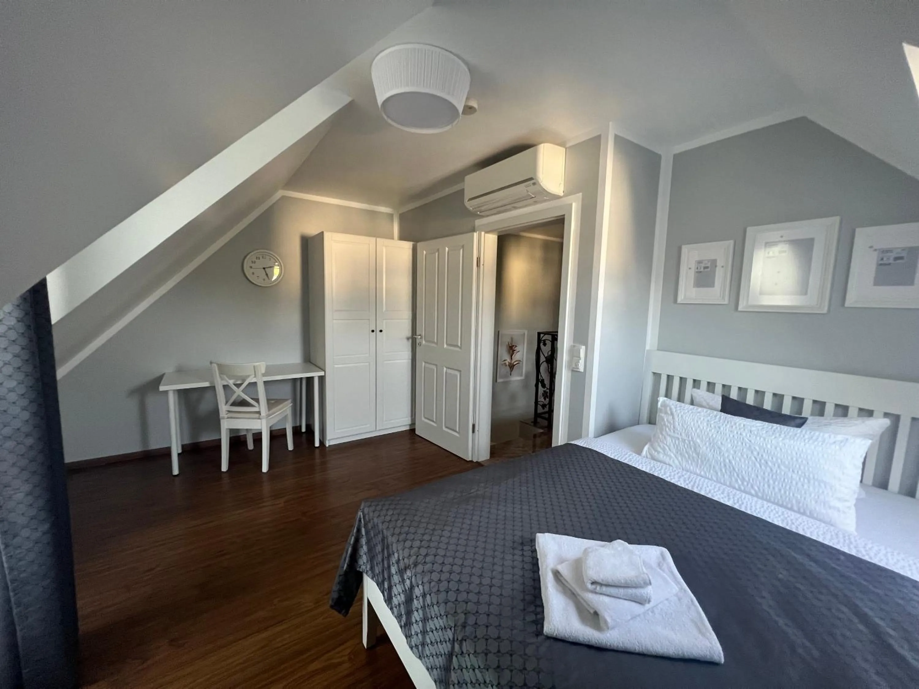 Bedroom, Bed in Merkel Villa Apartamente