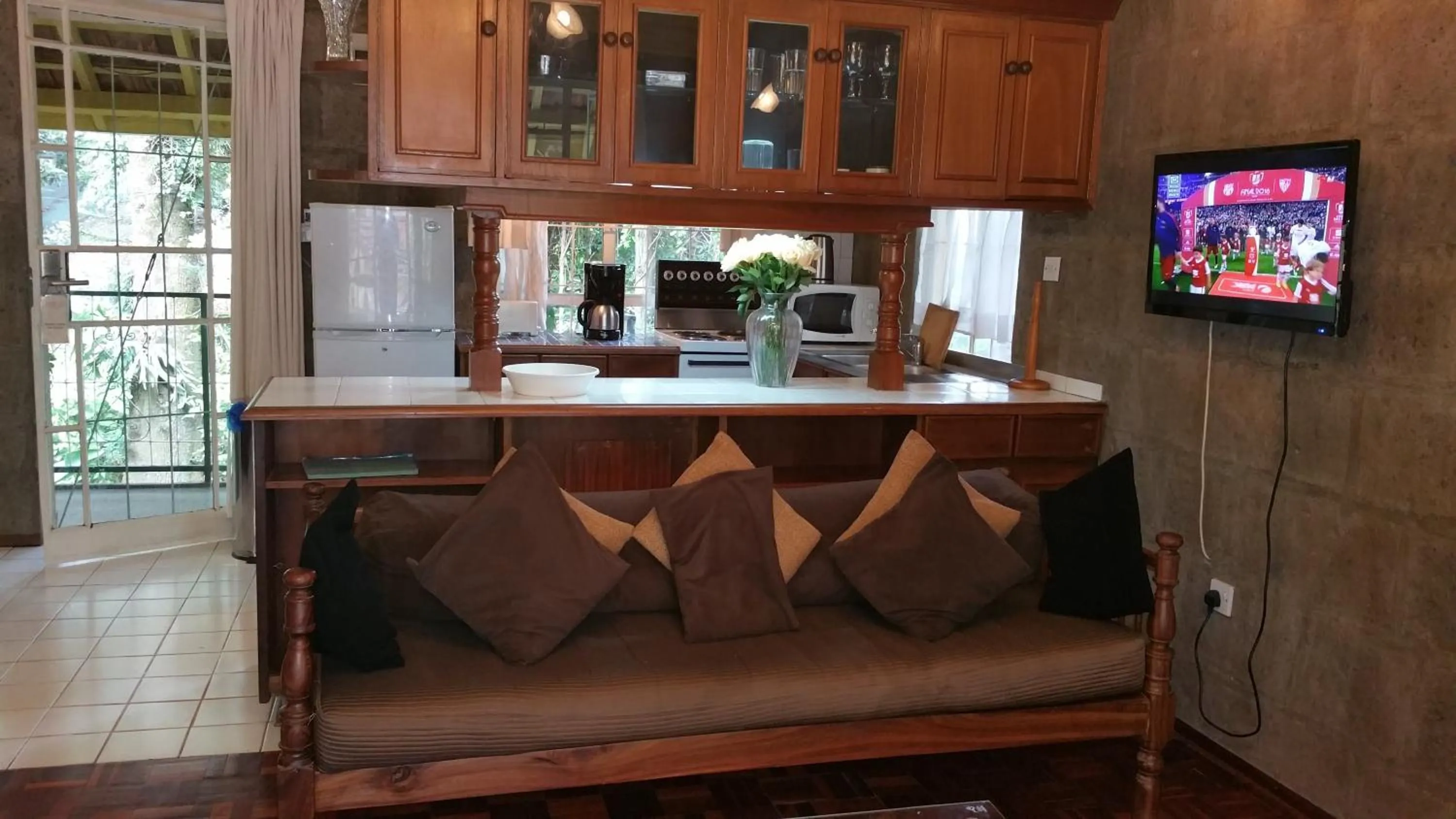 TV and multimedia in Woodmere Grand Hotel & Serviced Apartments