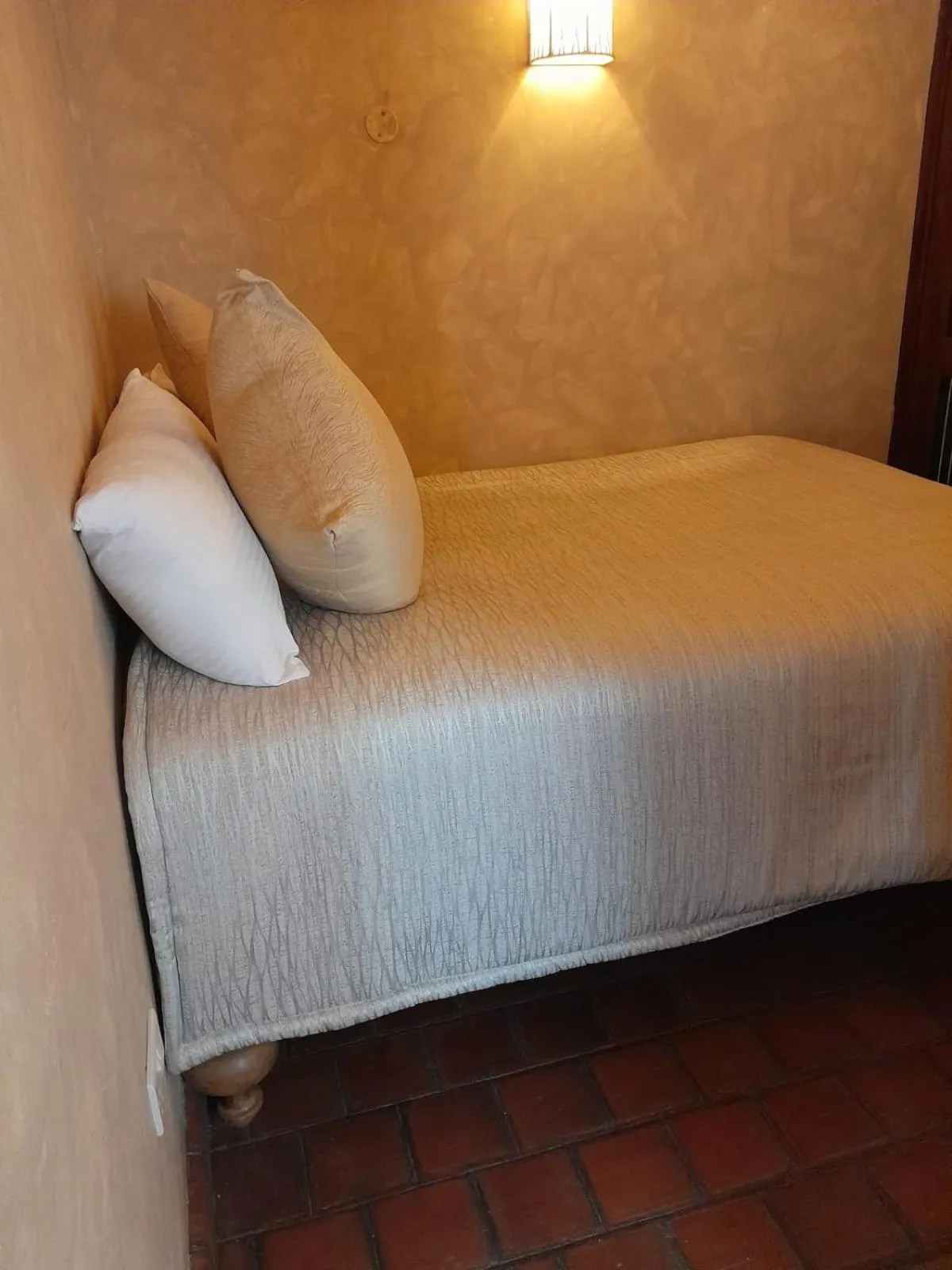 Bed in Woodmere Grand Hotel & Serviced Apartments