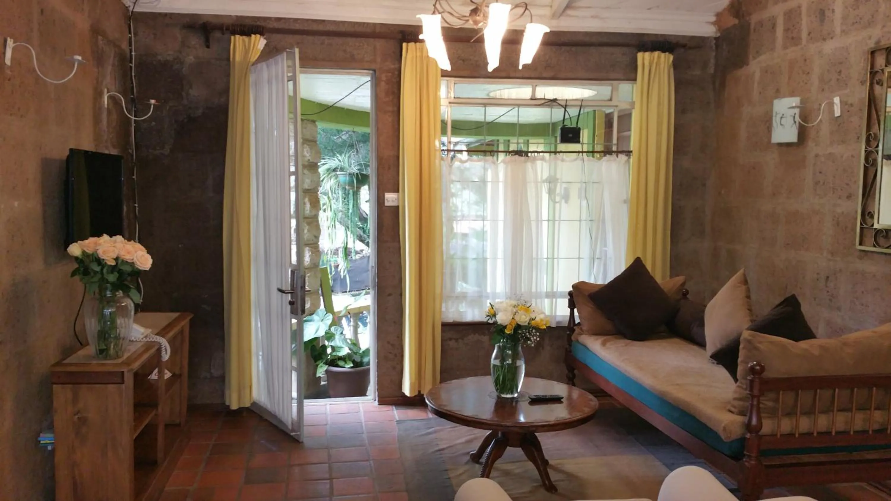 Communal lounge/ TV room in Woodmere Grand Hotel & Serviced Apartments