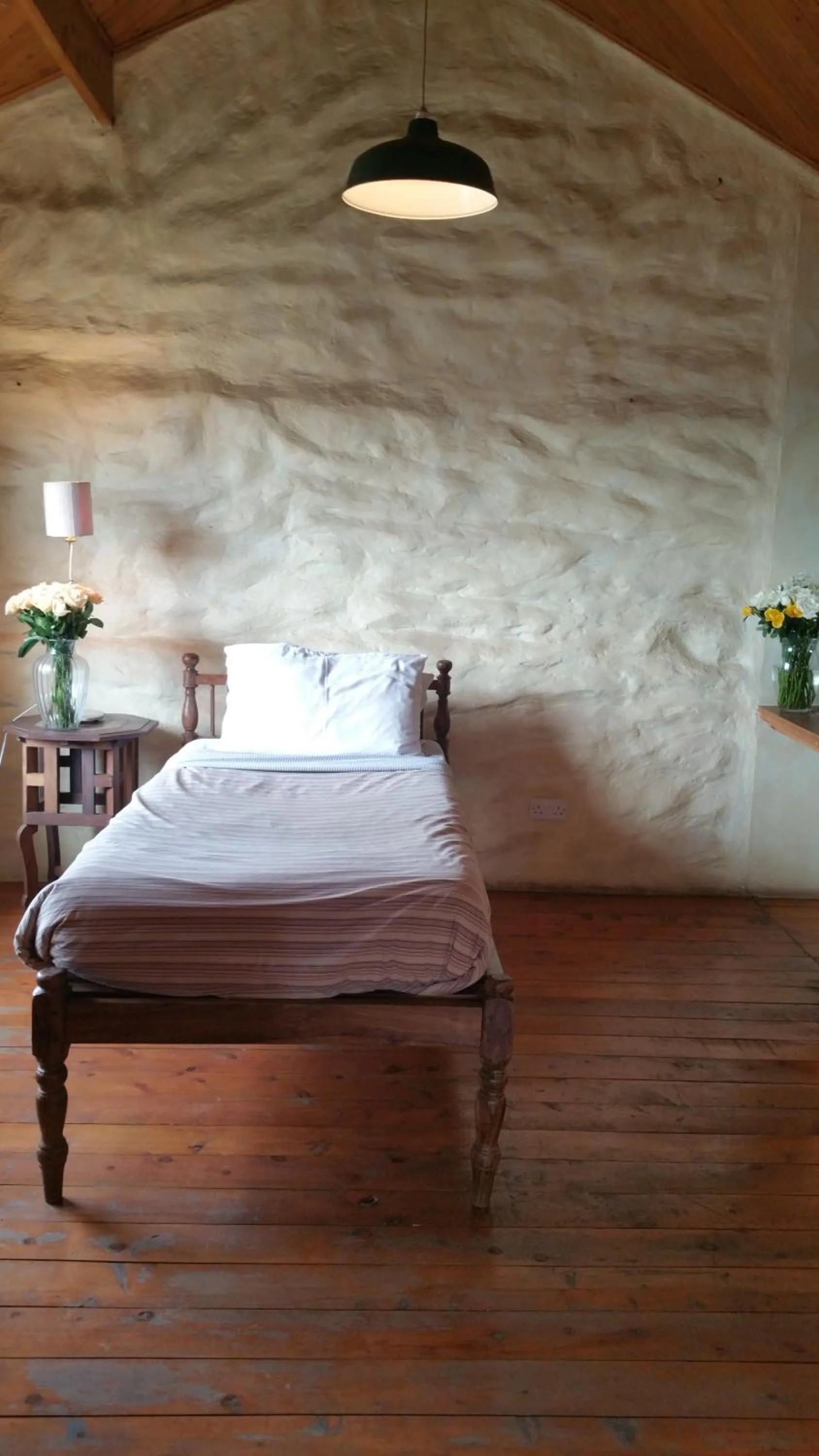 Photo of the whole room, Bed in Woodmere Grand Hotel & Serviced Apartments