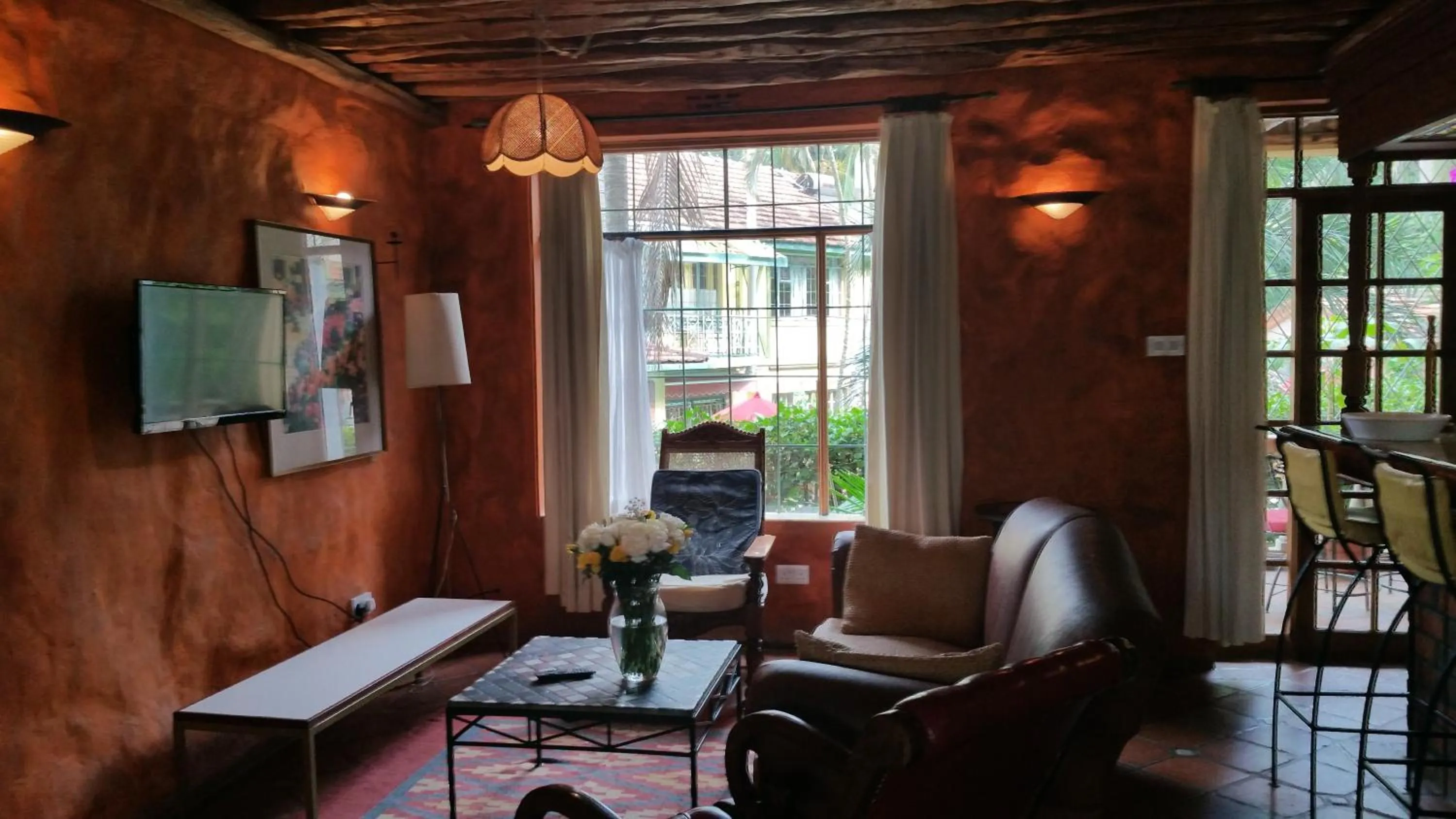 Communal lounge/ TV room in Woodmere Grand Hotel & Serviced Apartments