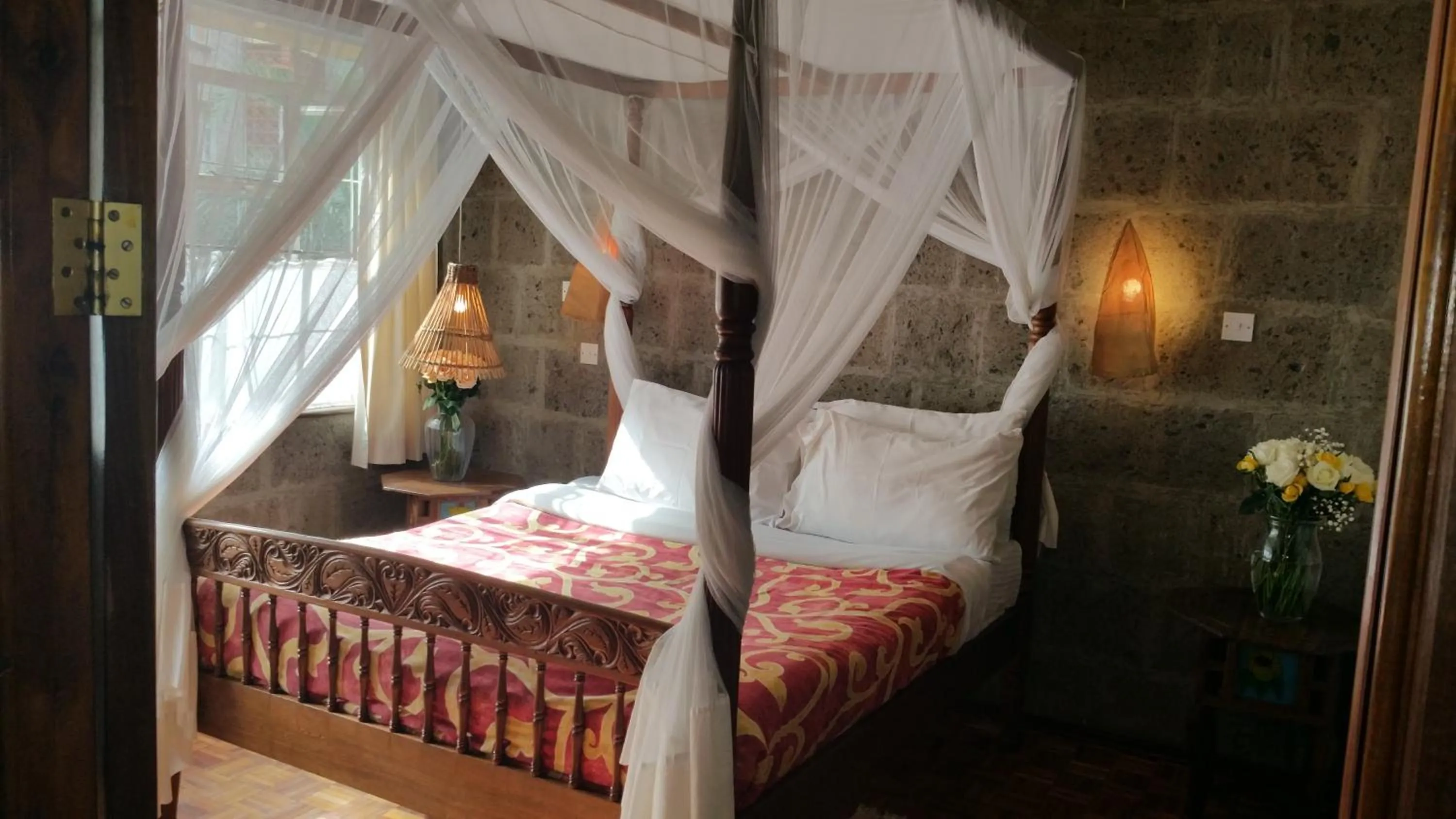 Bed in Woodmere Grand Hotel & Serviced Apartments