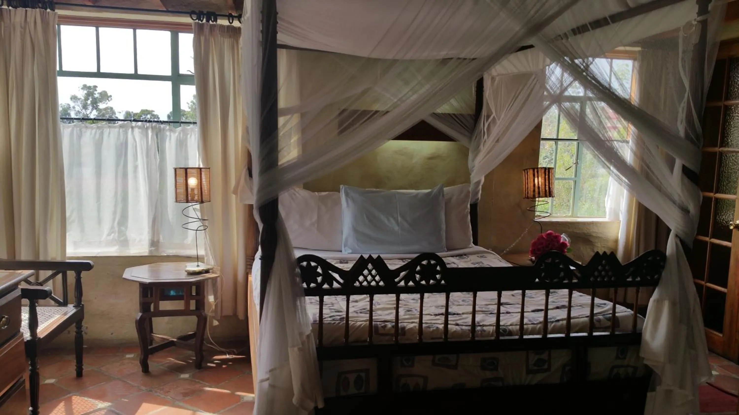 Bed in Woodmere Grand Hotel & Serviced Apartments