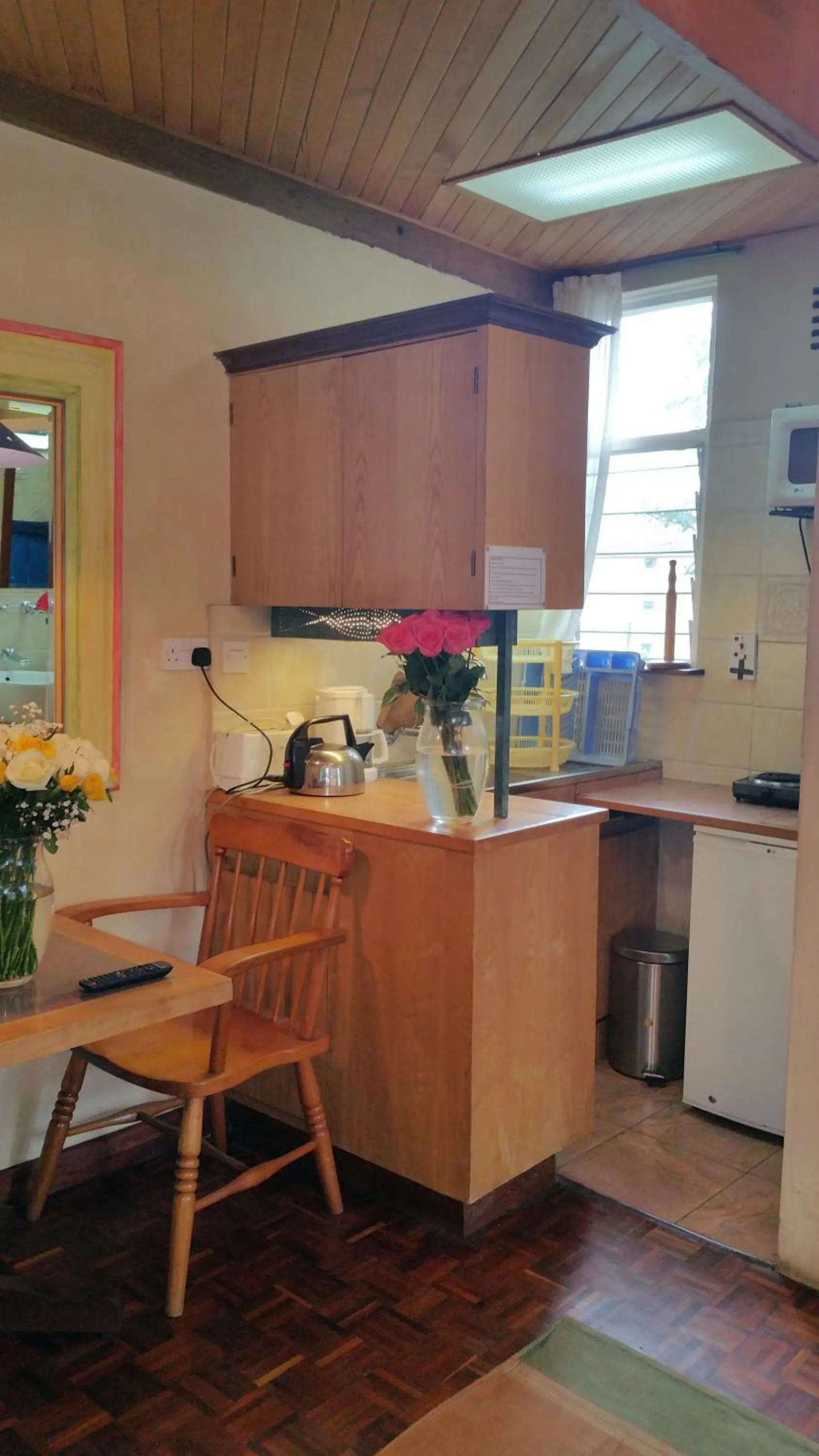 Kitchen or kitchenette in Woodmere Grand Hotel & Serviced Apartments