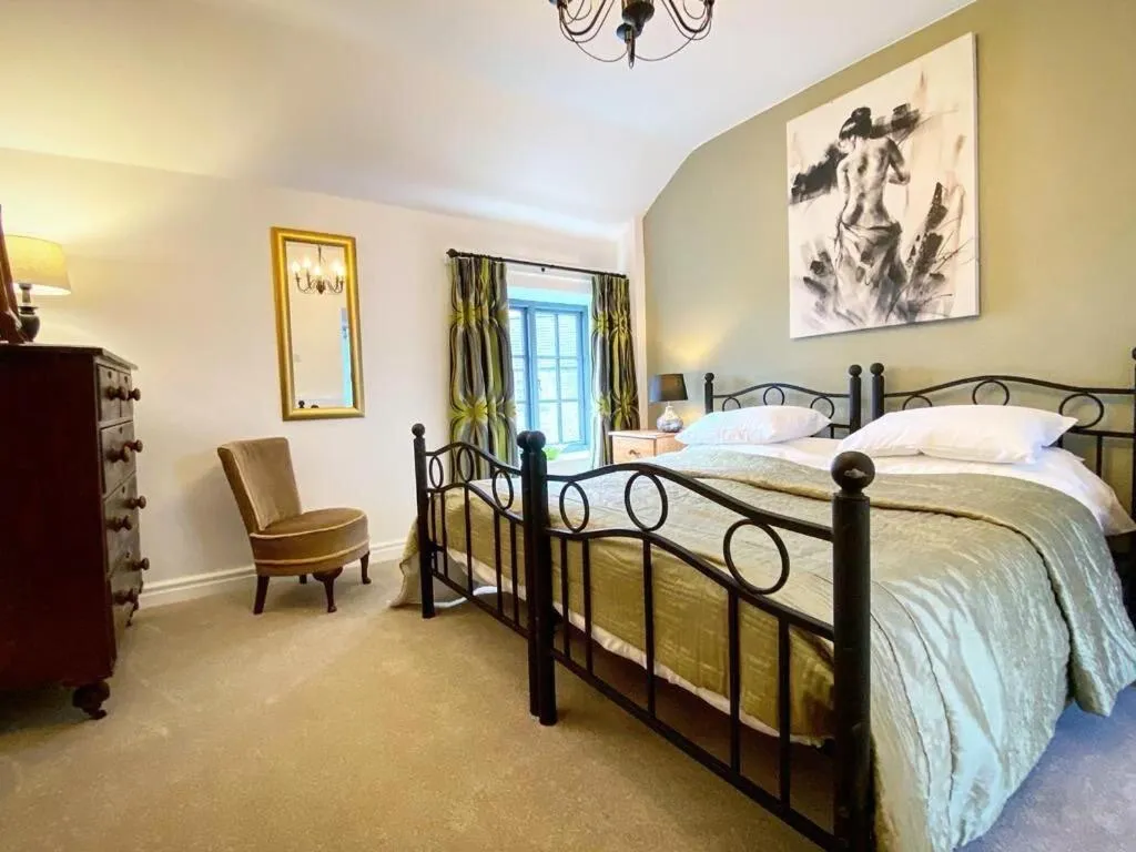 Bedroom, Bed in The Bull at Foolow