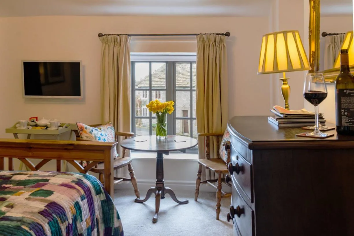 Bedroom, Bed in The Bull at Foolow