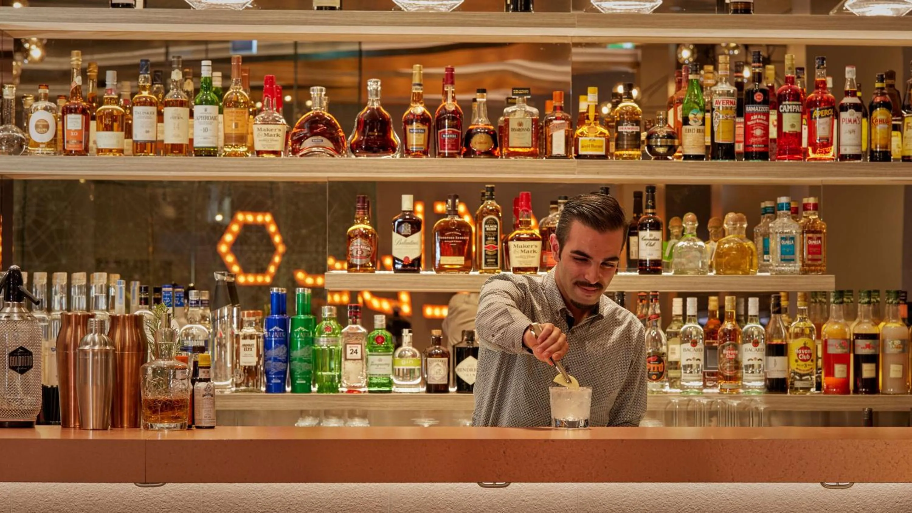 Lounge or bar in Park Plaza Nuremberg