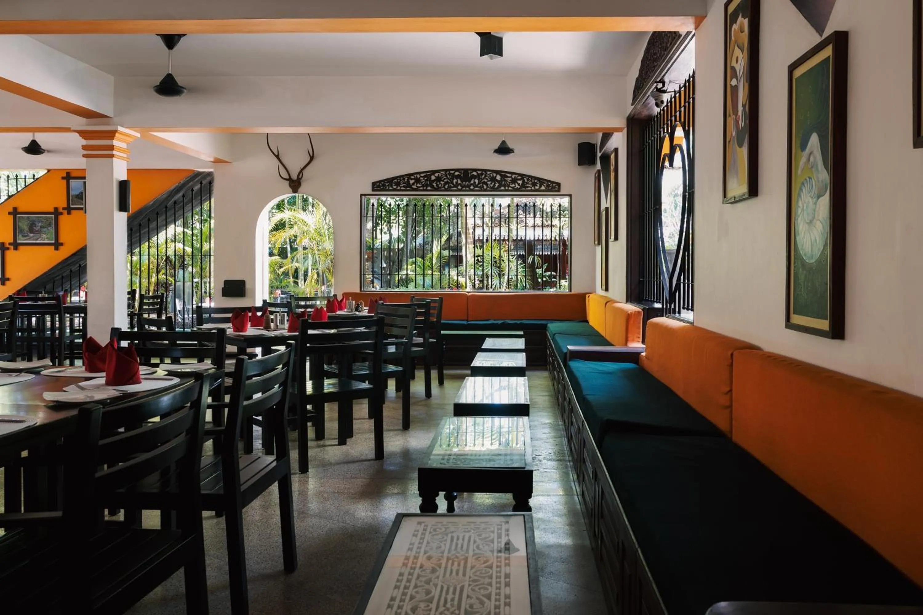 Restaurant/places to eat in Amal Beach Hotel