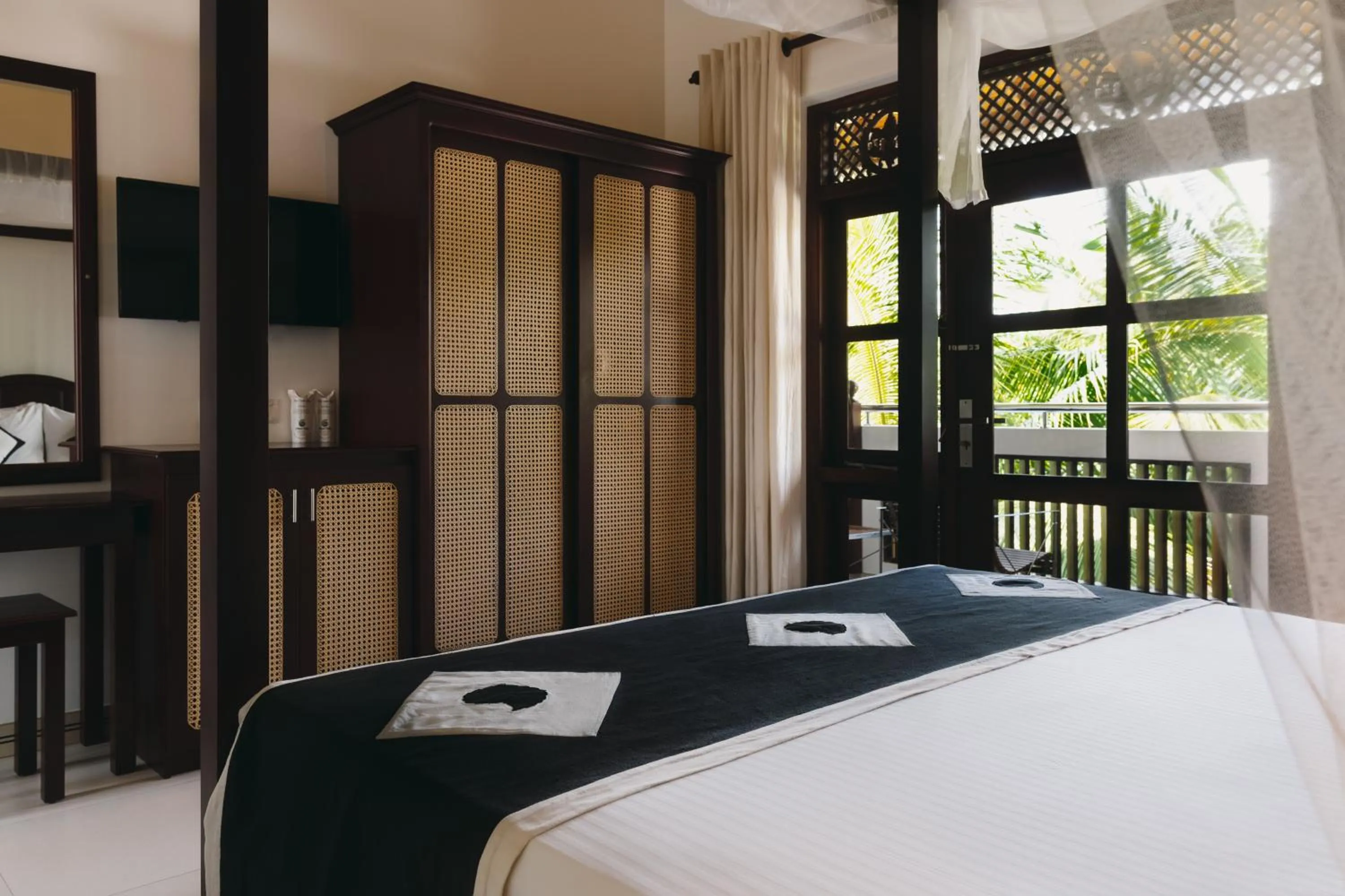 Bedroom, Bed in Amal Beach Hotel