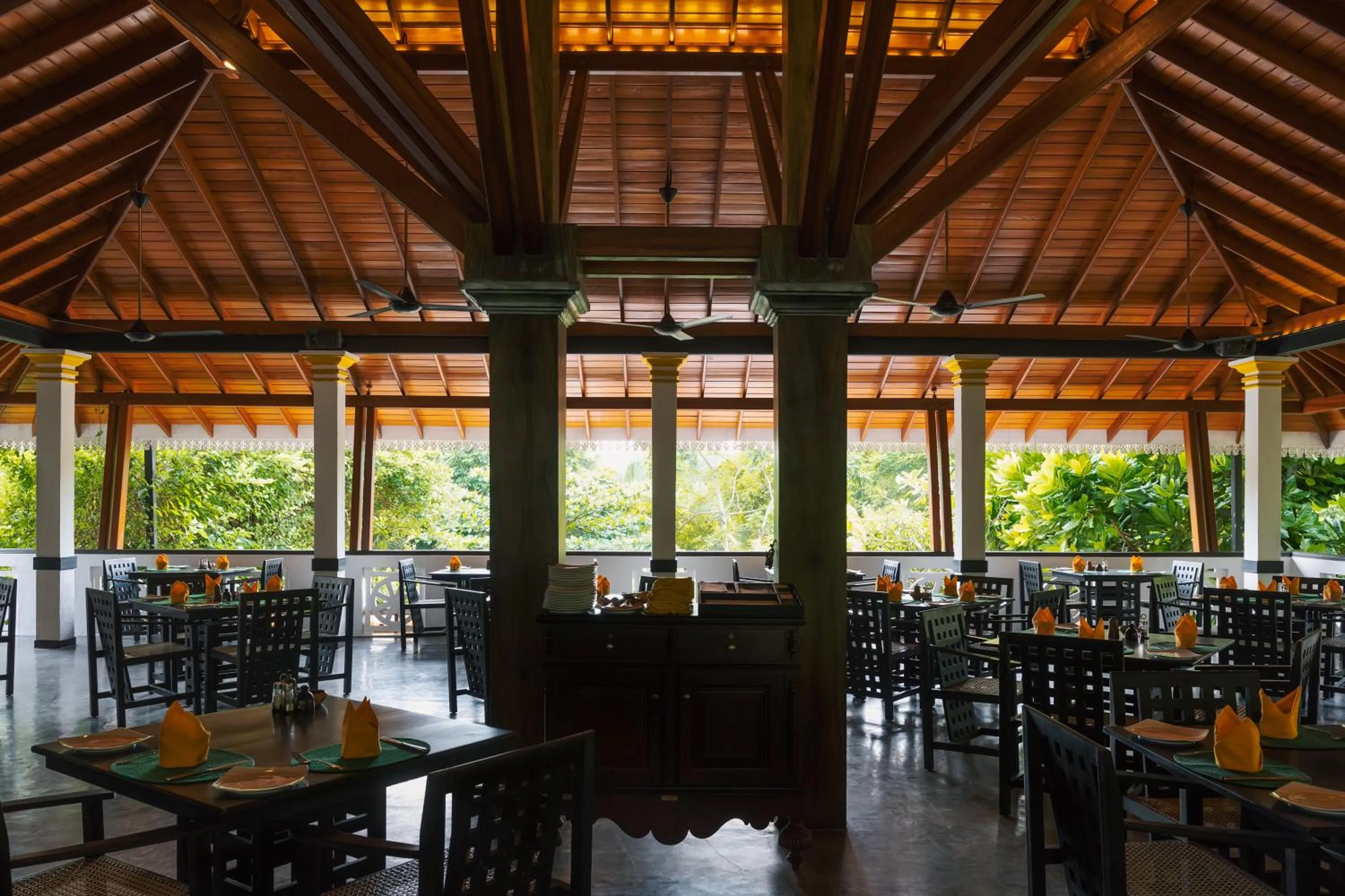 Restaurant/places to eat in Amal Beach Hotel