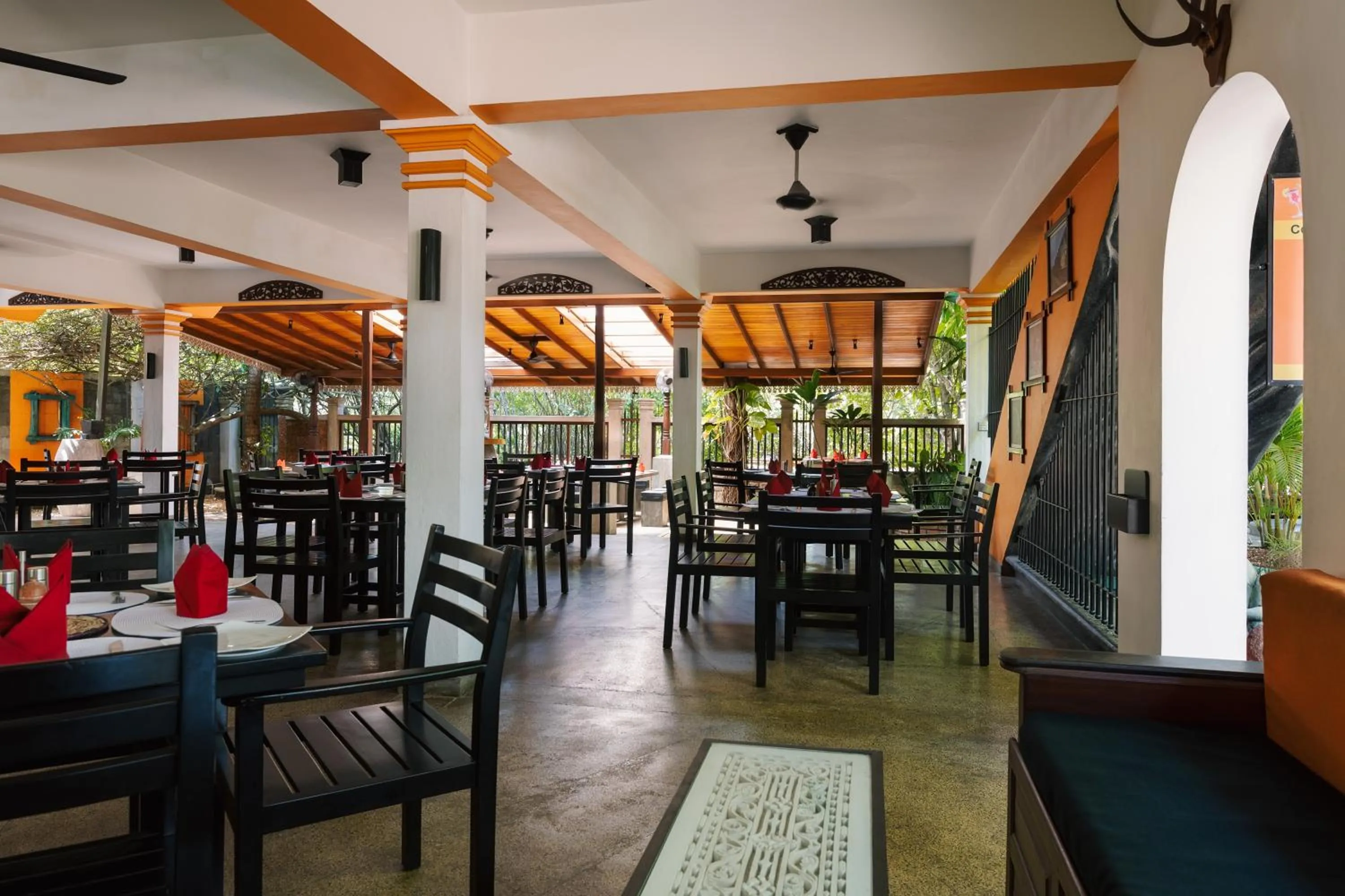 Restaurant/places to eat in Amal Beach Hotel