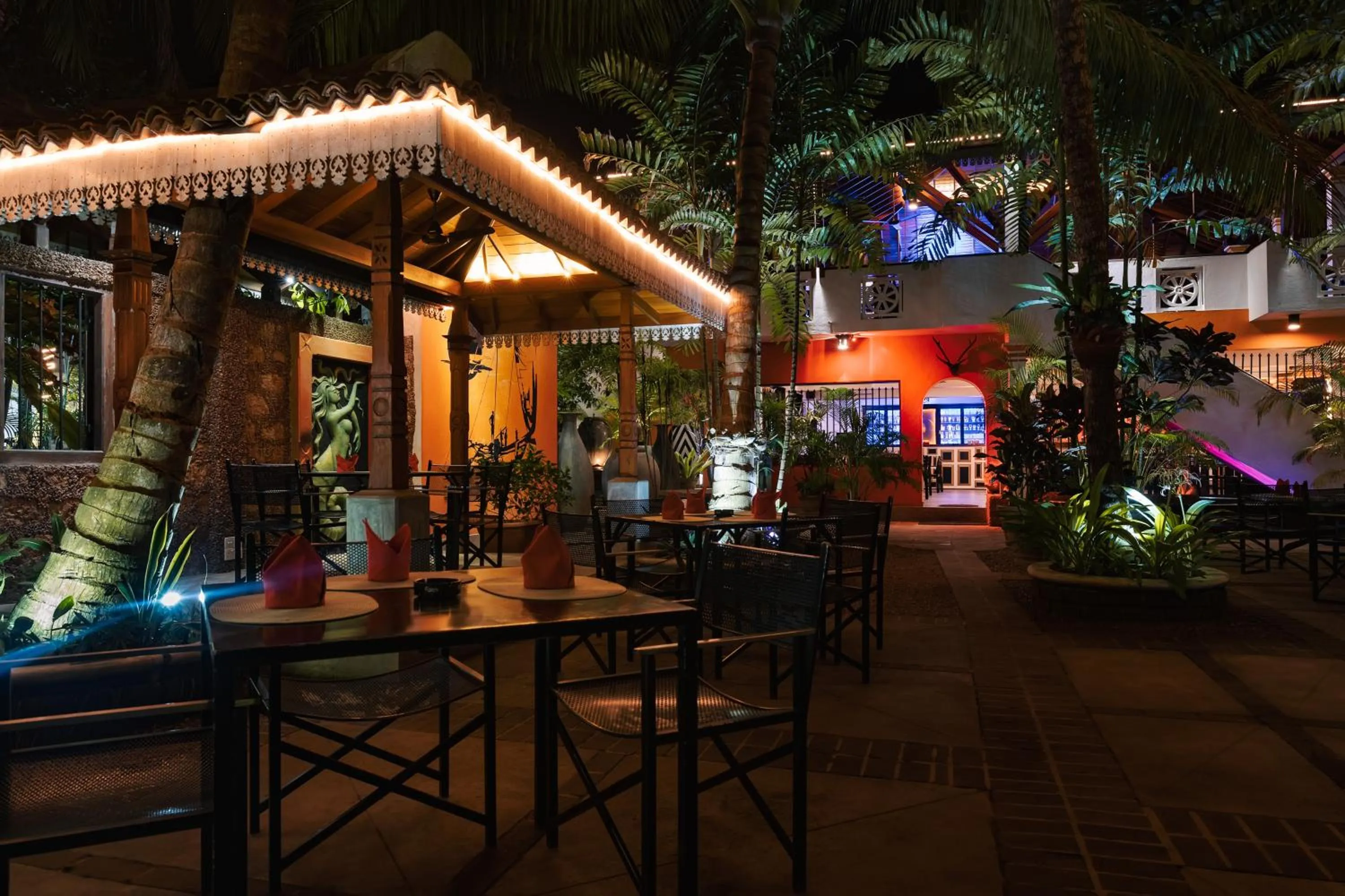 Restaurant/places to eat in Amal Beach Hotel