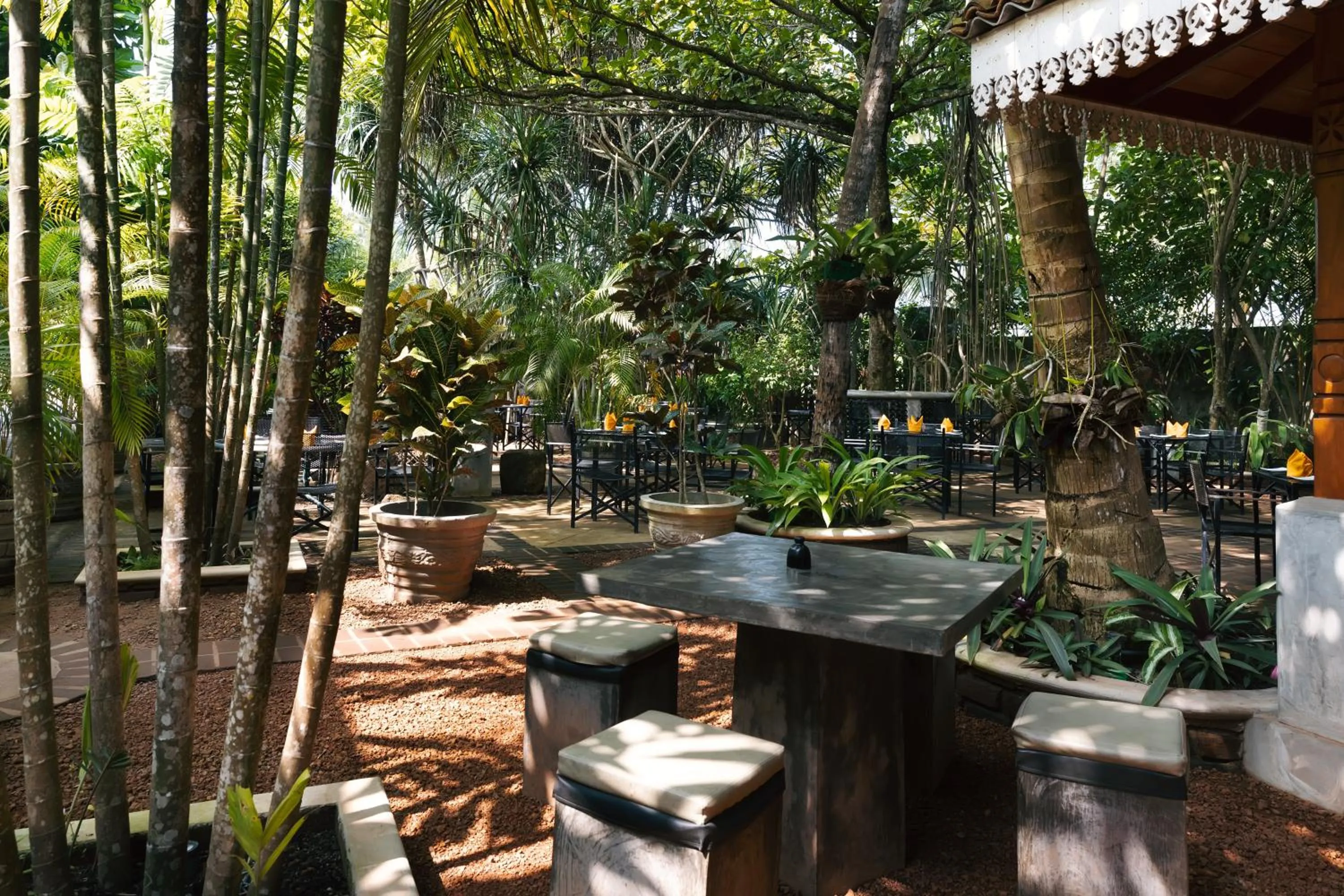 Restaurant/places to eat in Amal Beach Hotel