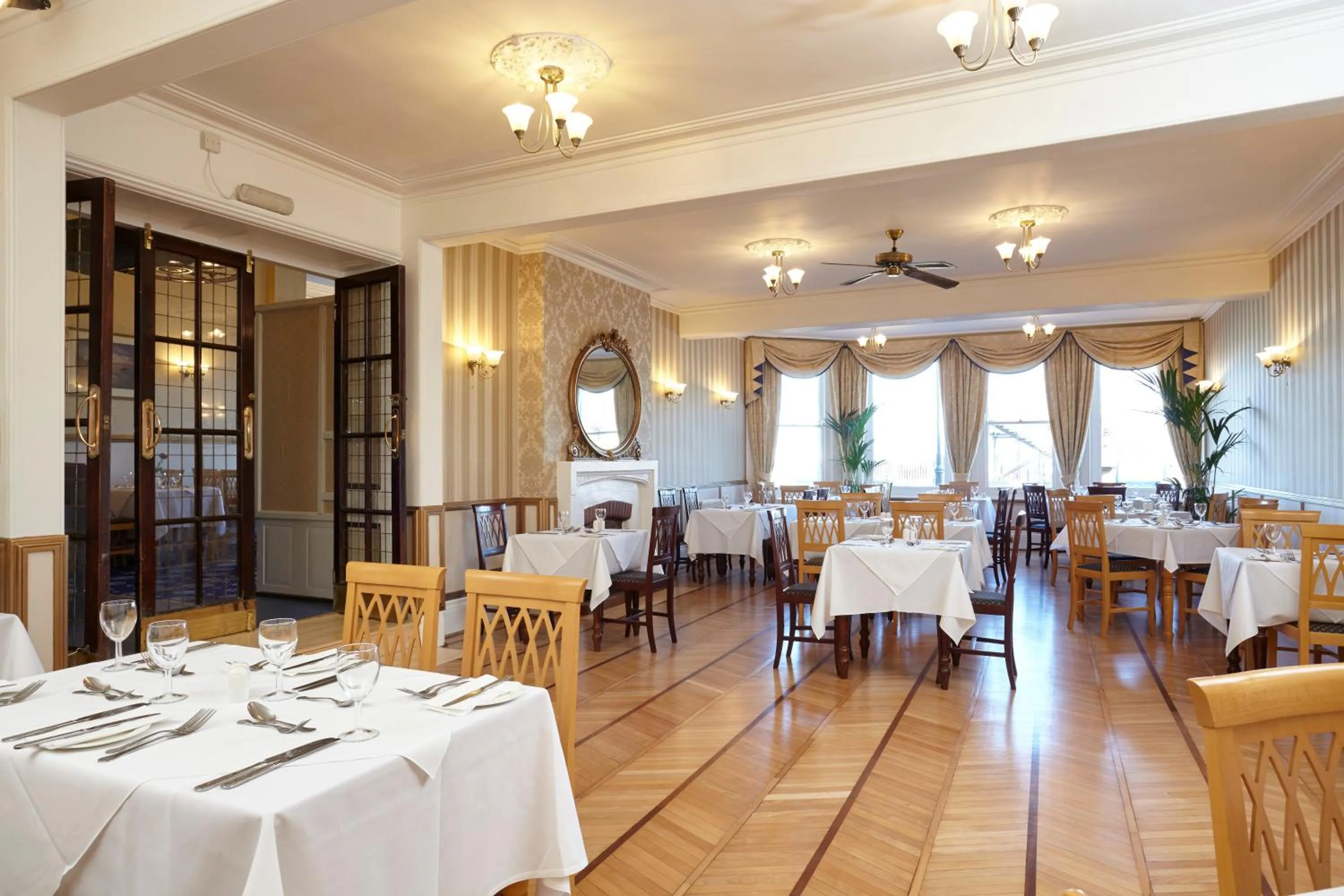 Restaurant/places to eat in Royal Esplanade Hotel