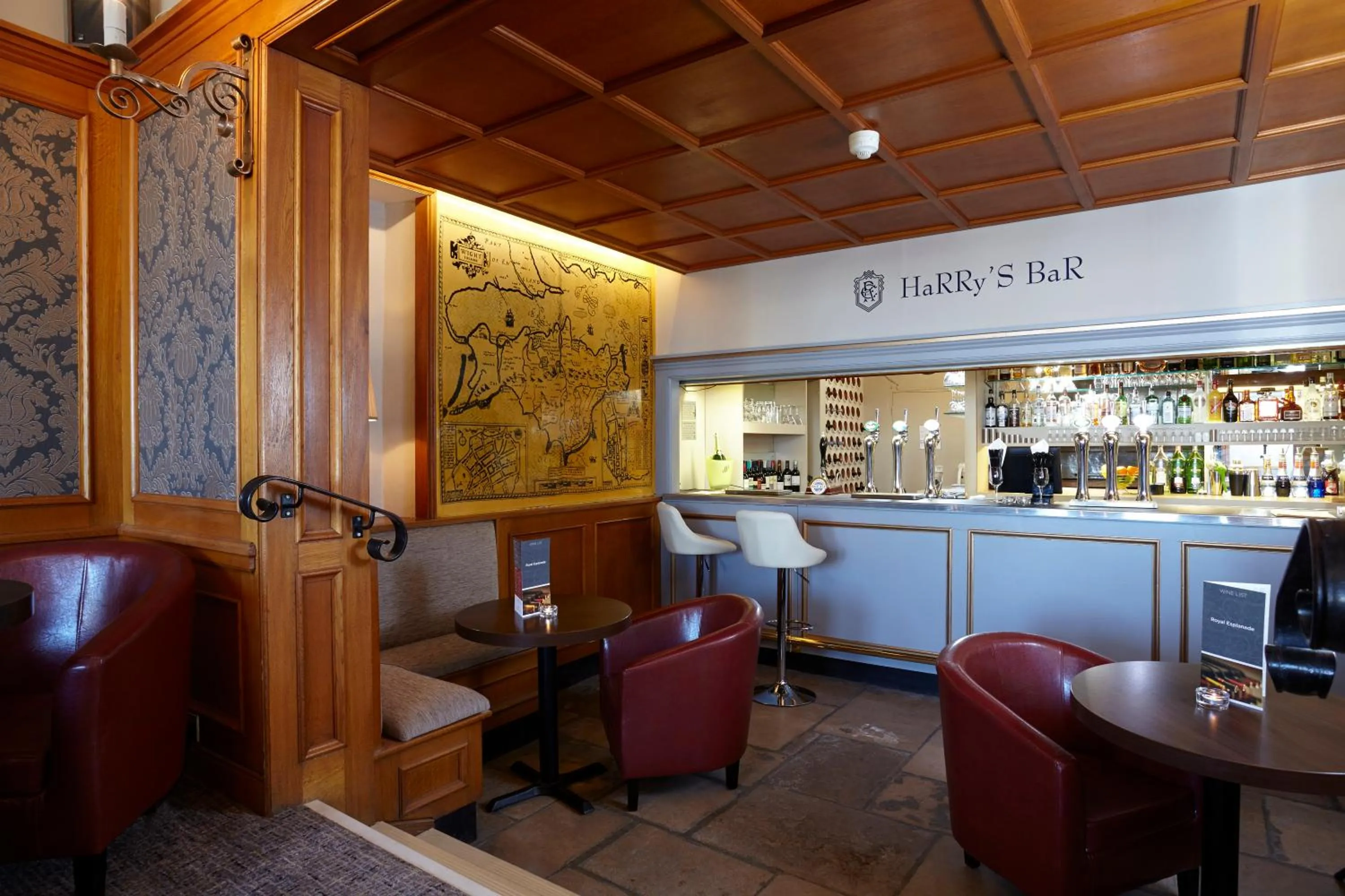 Lounge or bar in Royal Esplanade Hotel