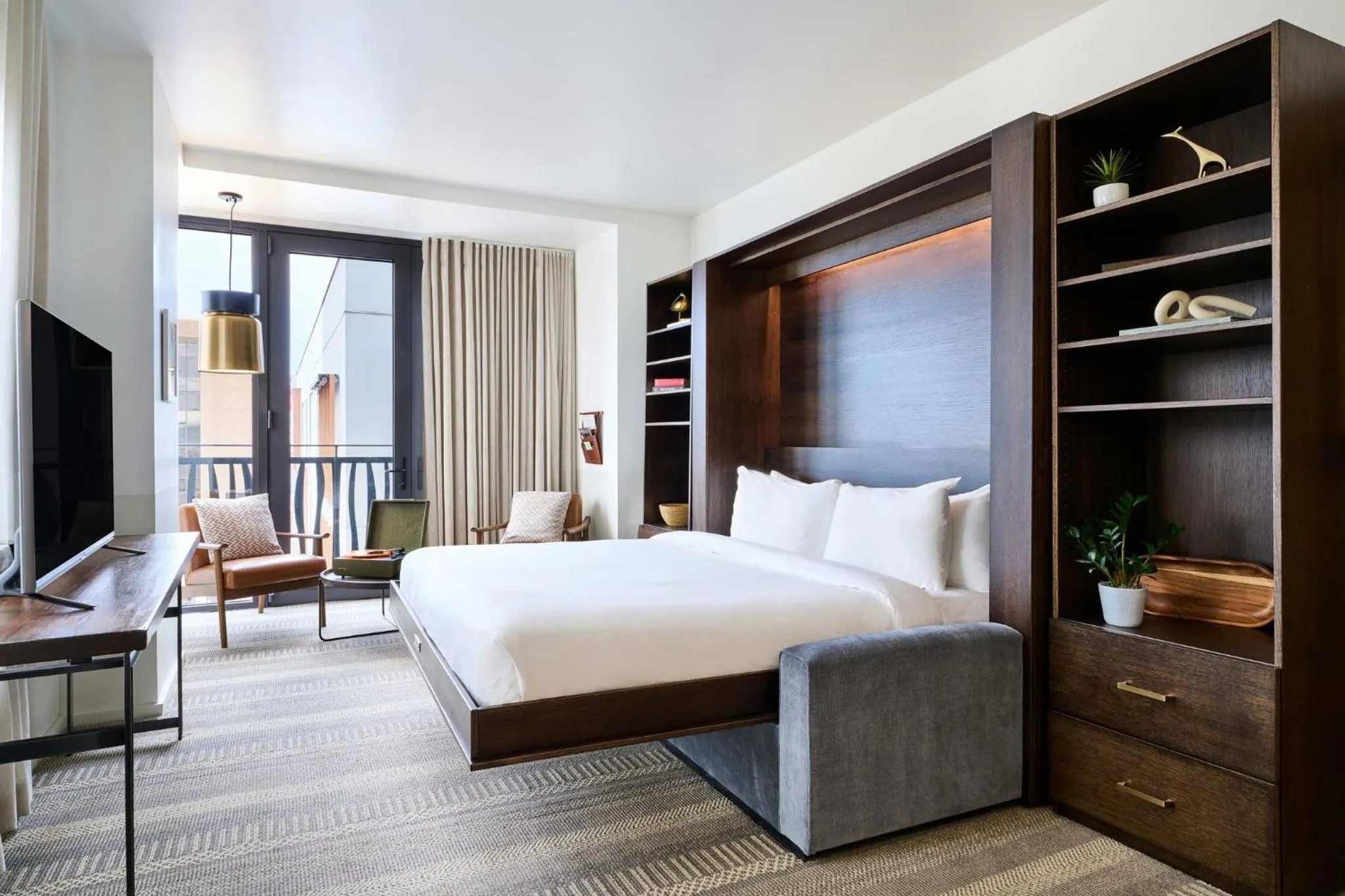 Photo of the whole room, Bed in Halcyon - A Hotel in Cherry Creek