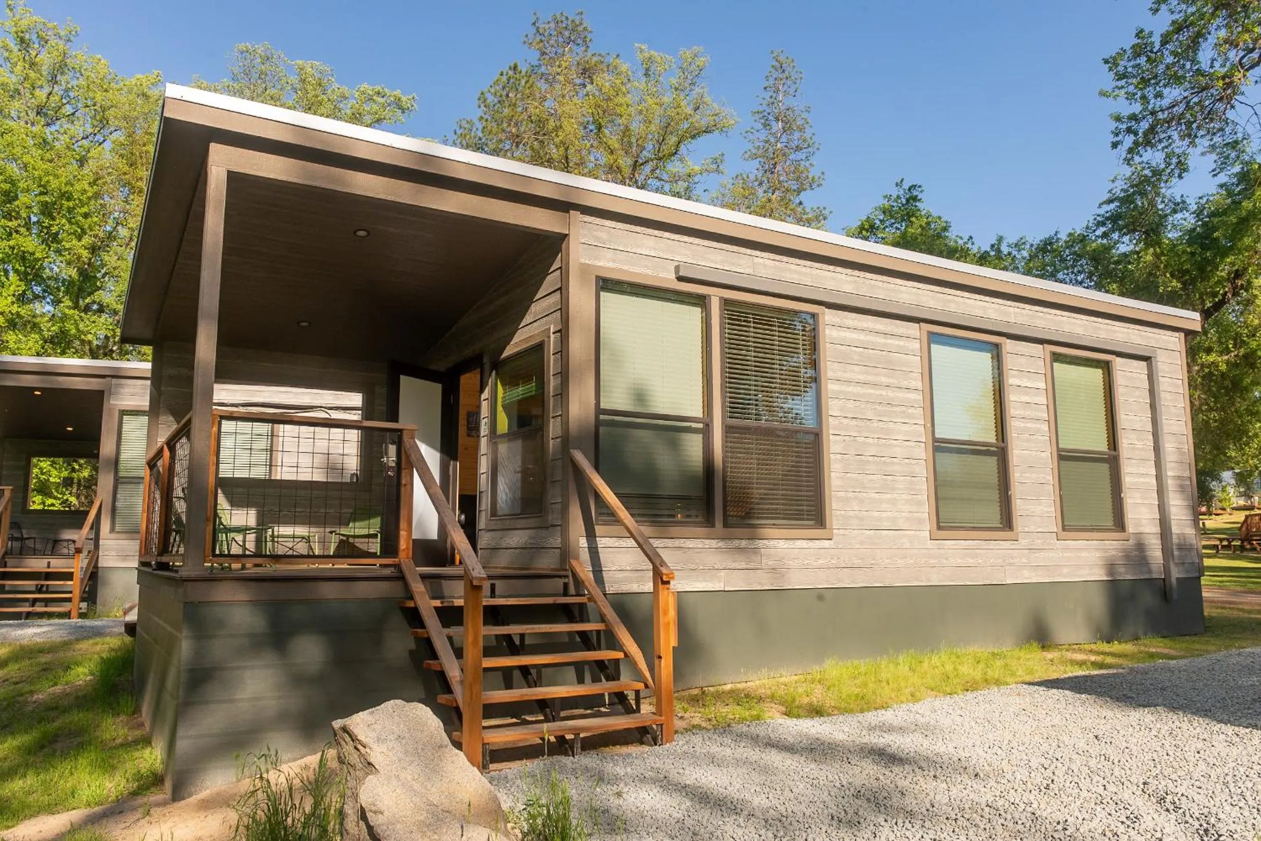 Facade/entrance in Sierra Meadows