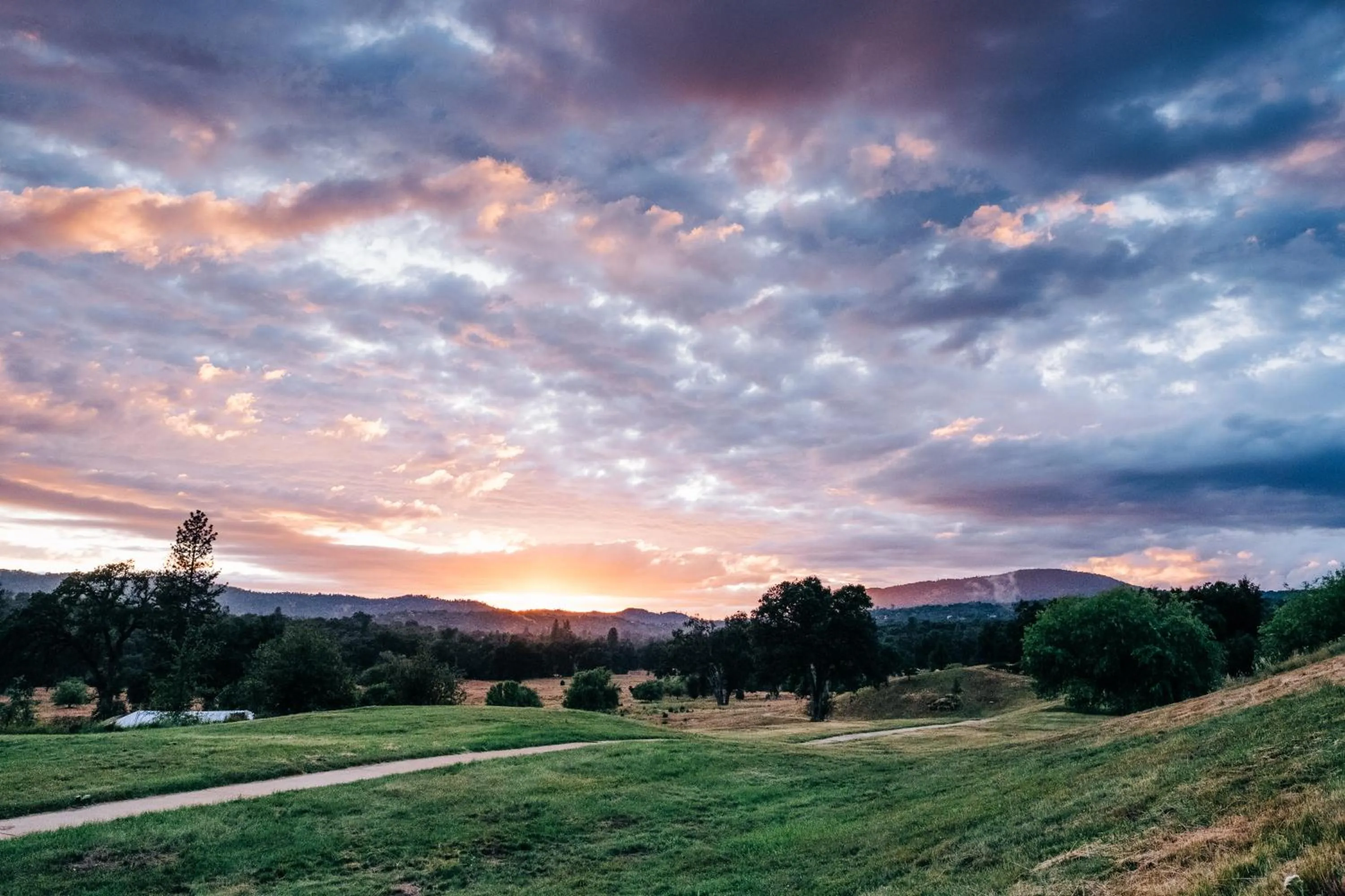 Mountain view in Sierra Meadows