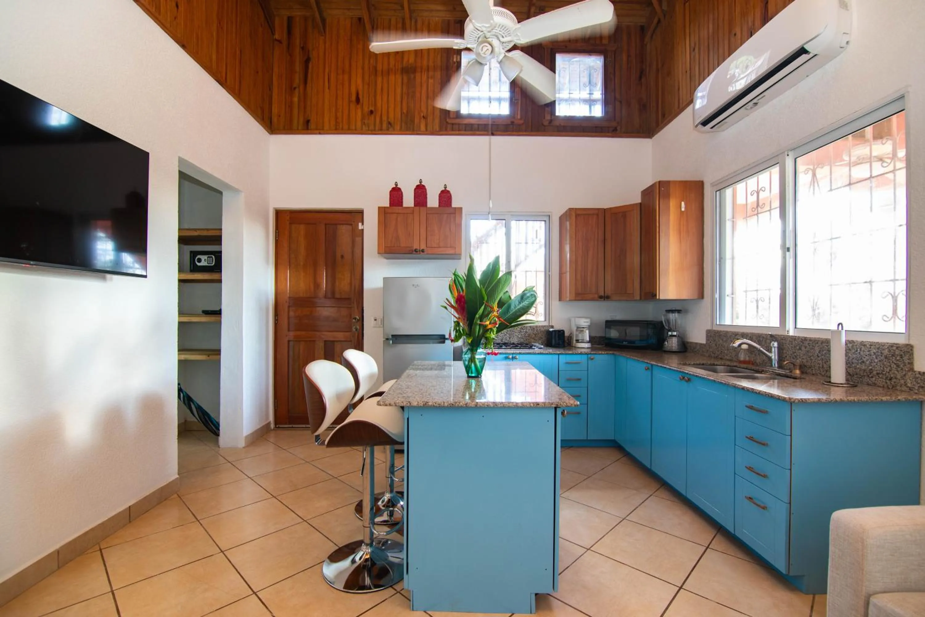 Living room in Seaside Inn Roatan