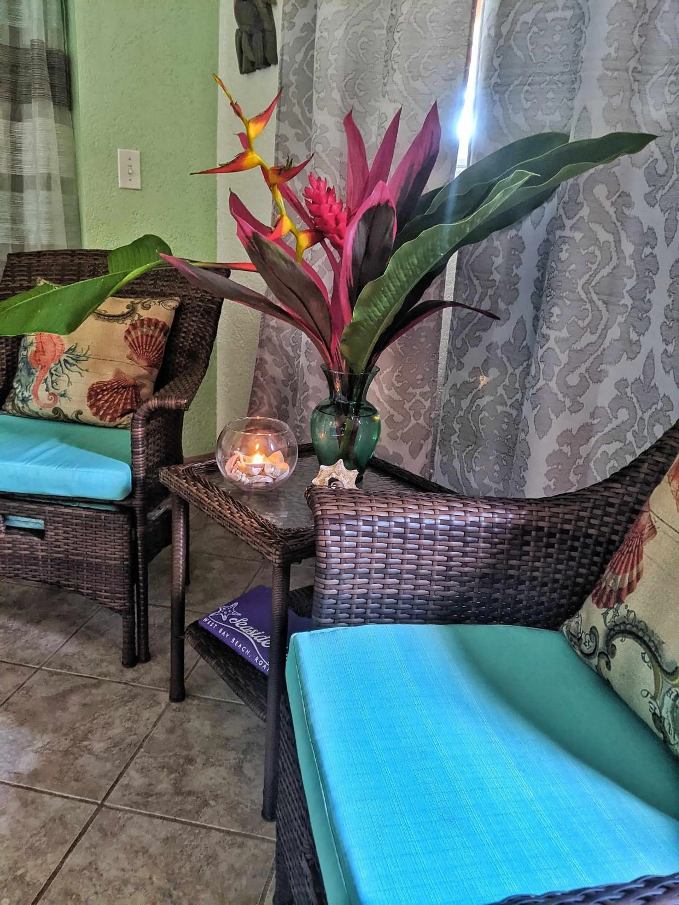 Seating area in Seaside Inn Roatan