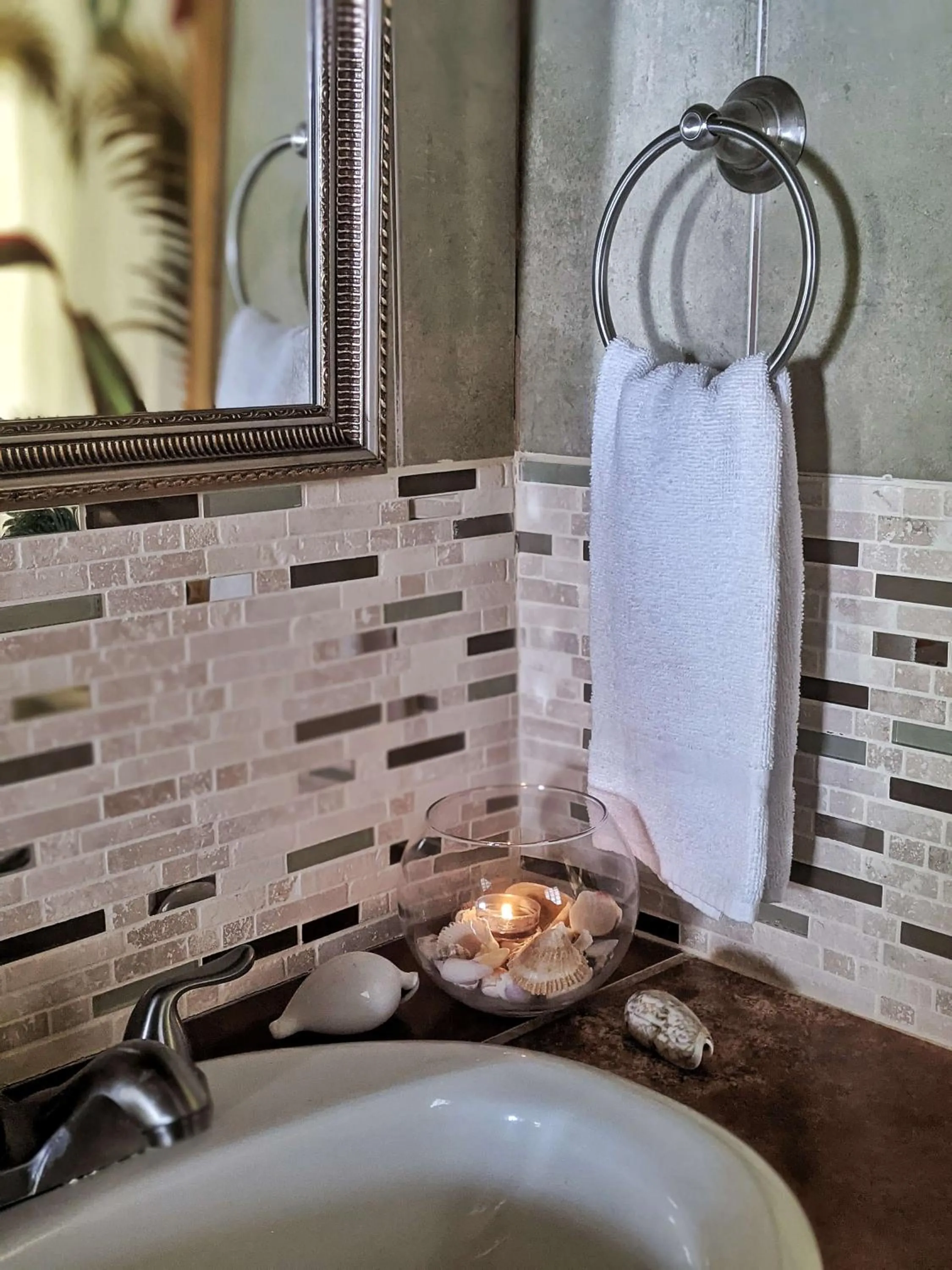 Bathroom in Seaside Inn Roatan