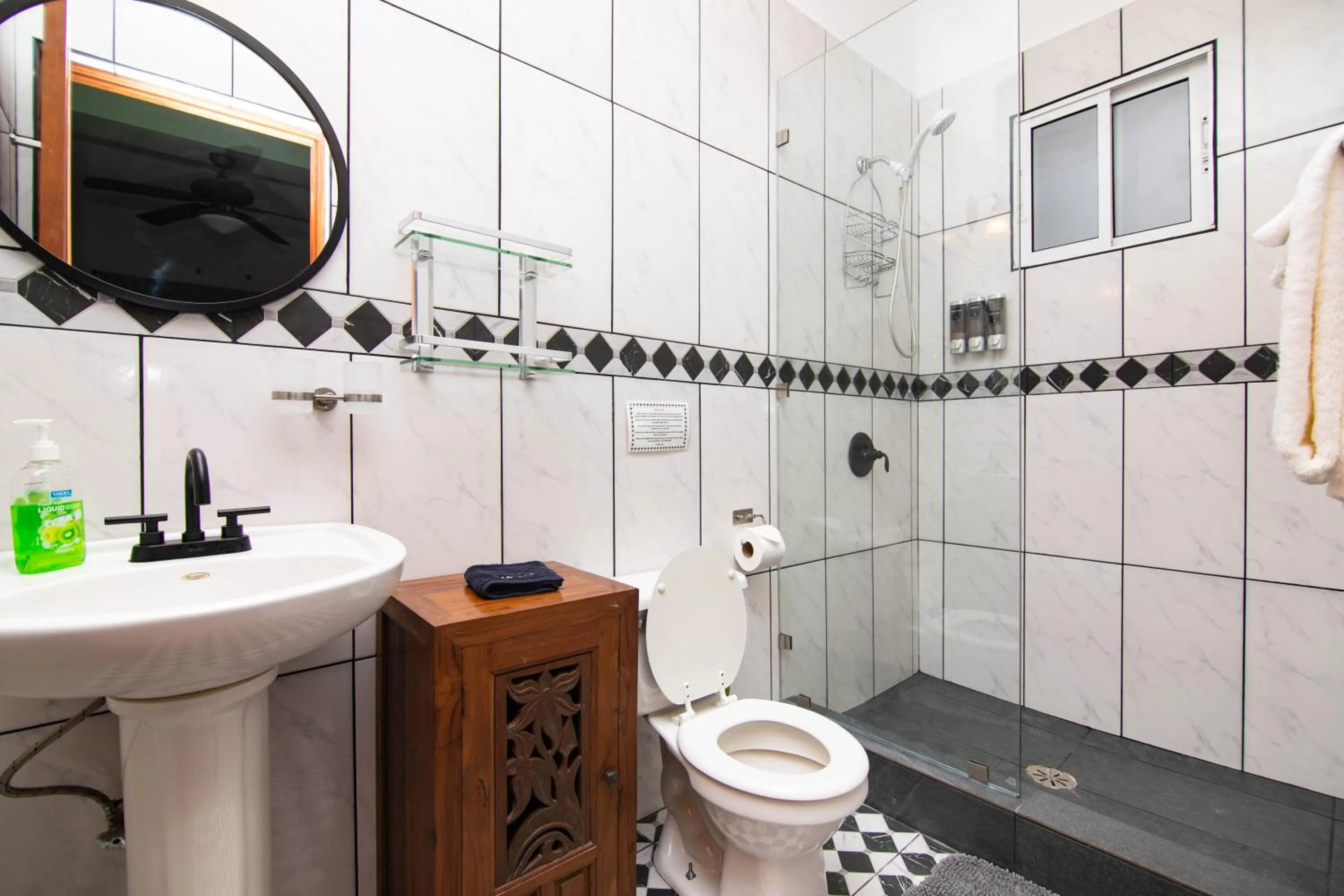 Bathroom in Seaside Inn Roatan