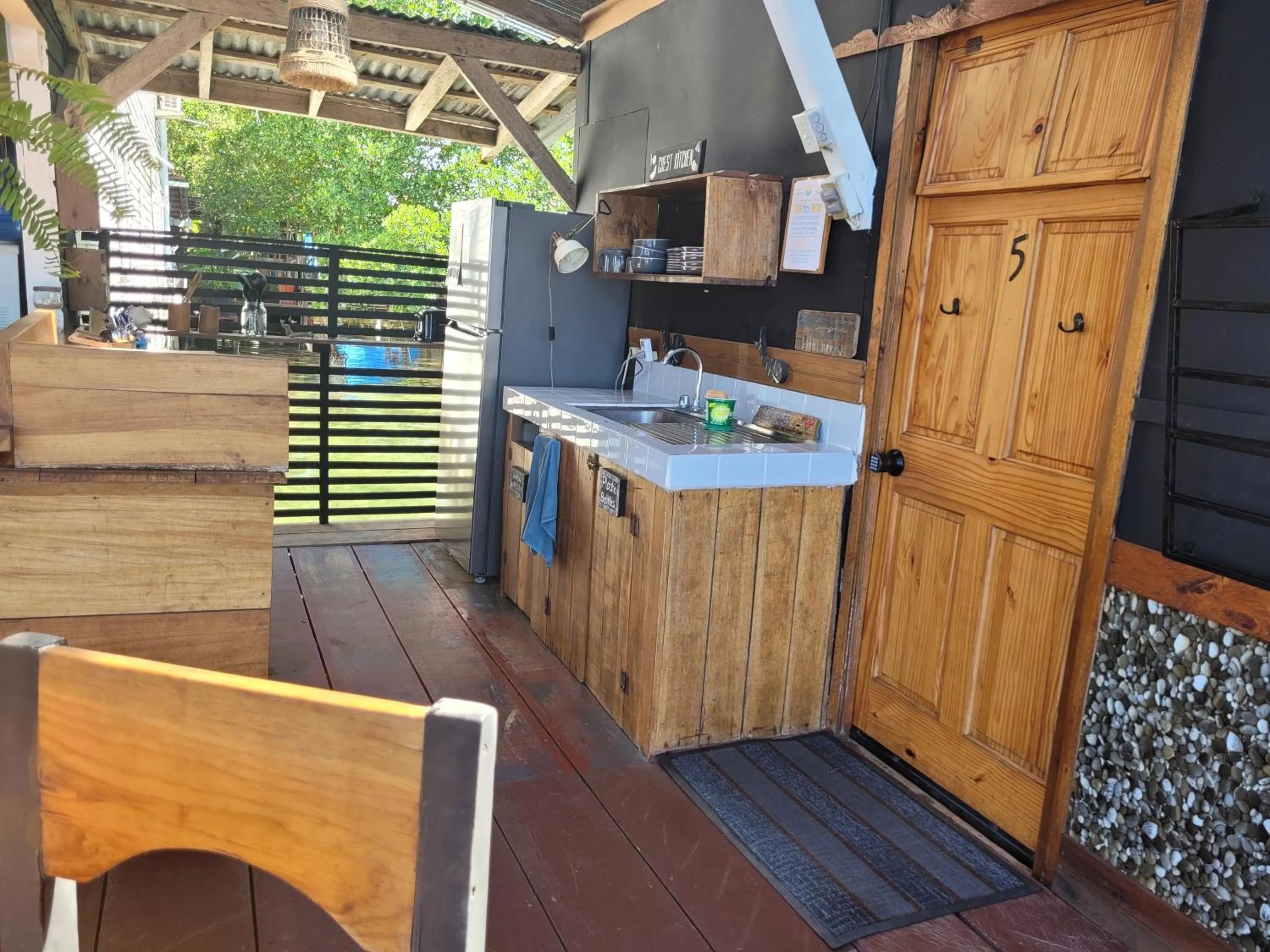 Barrbra BnB Over The Sea