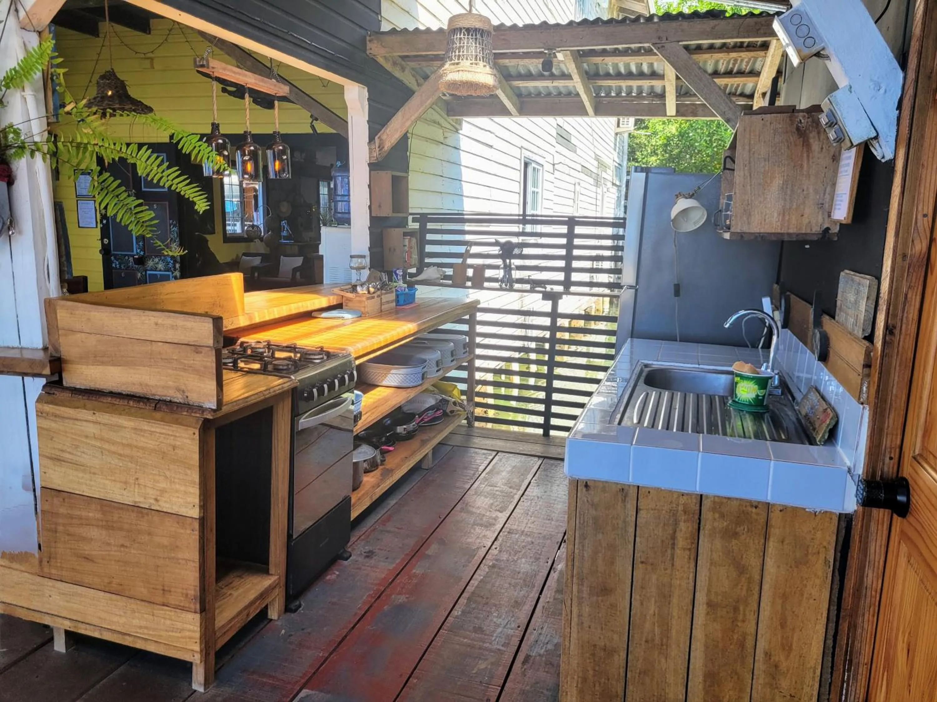 Kitchen or kitchenette in Barrbra BnB Over The Sea