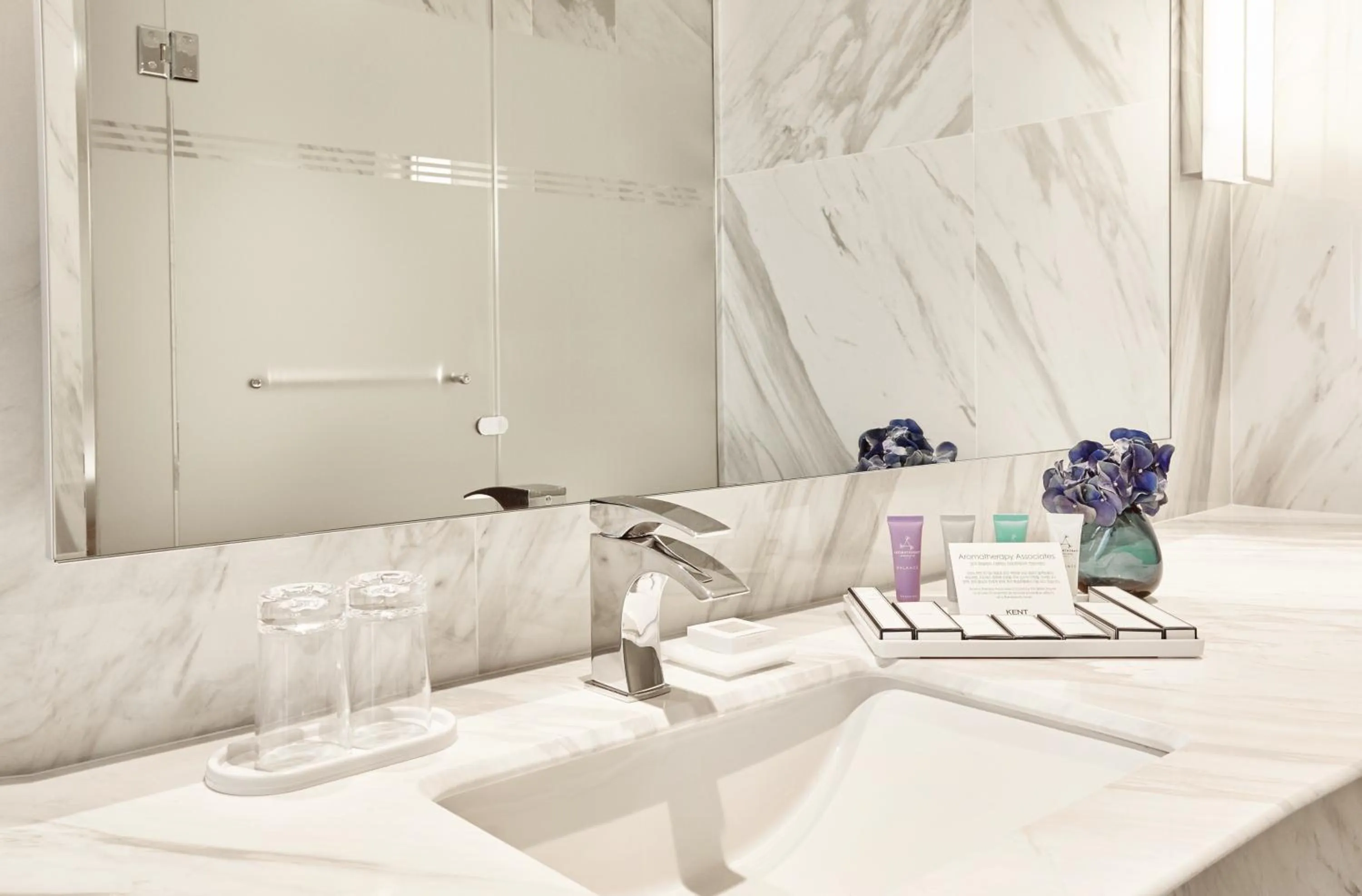 Toilet in Kent Hotel Gwangalli by Kensington