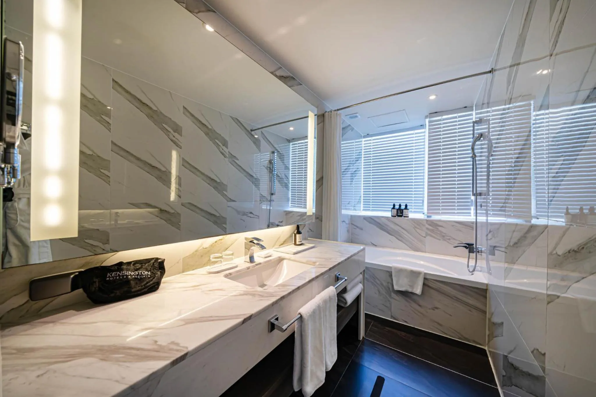 Toilet, Bed in Kent Hotel Gwangalli by Kensington